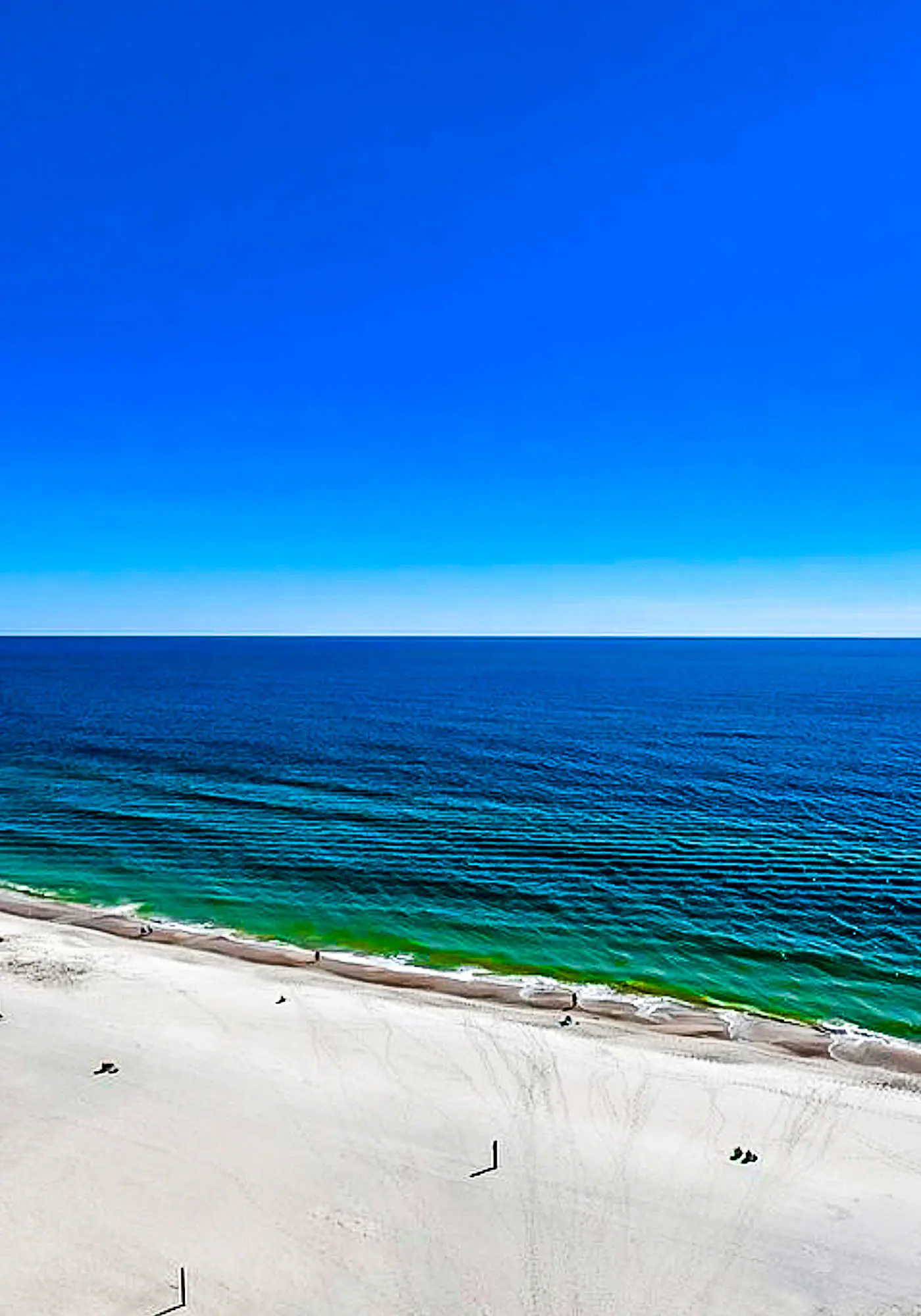 Gulf-front penthouse with pool, sauna, washer,dryer, & central AC