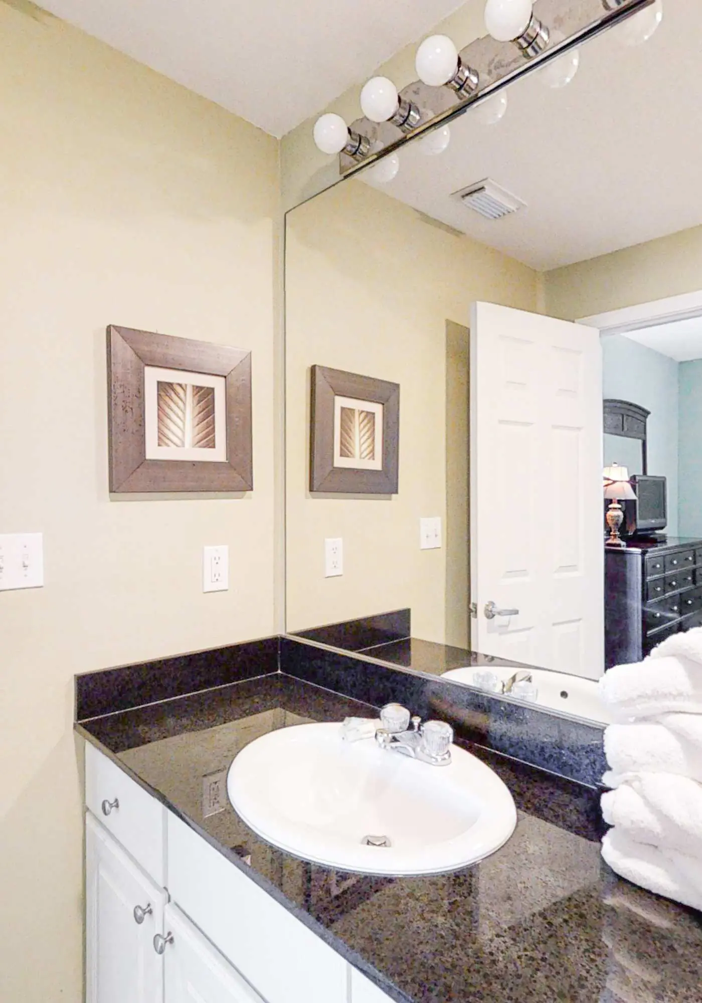 Gulf-front penthouse with pool, sauna, washer,dryer, & central AC