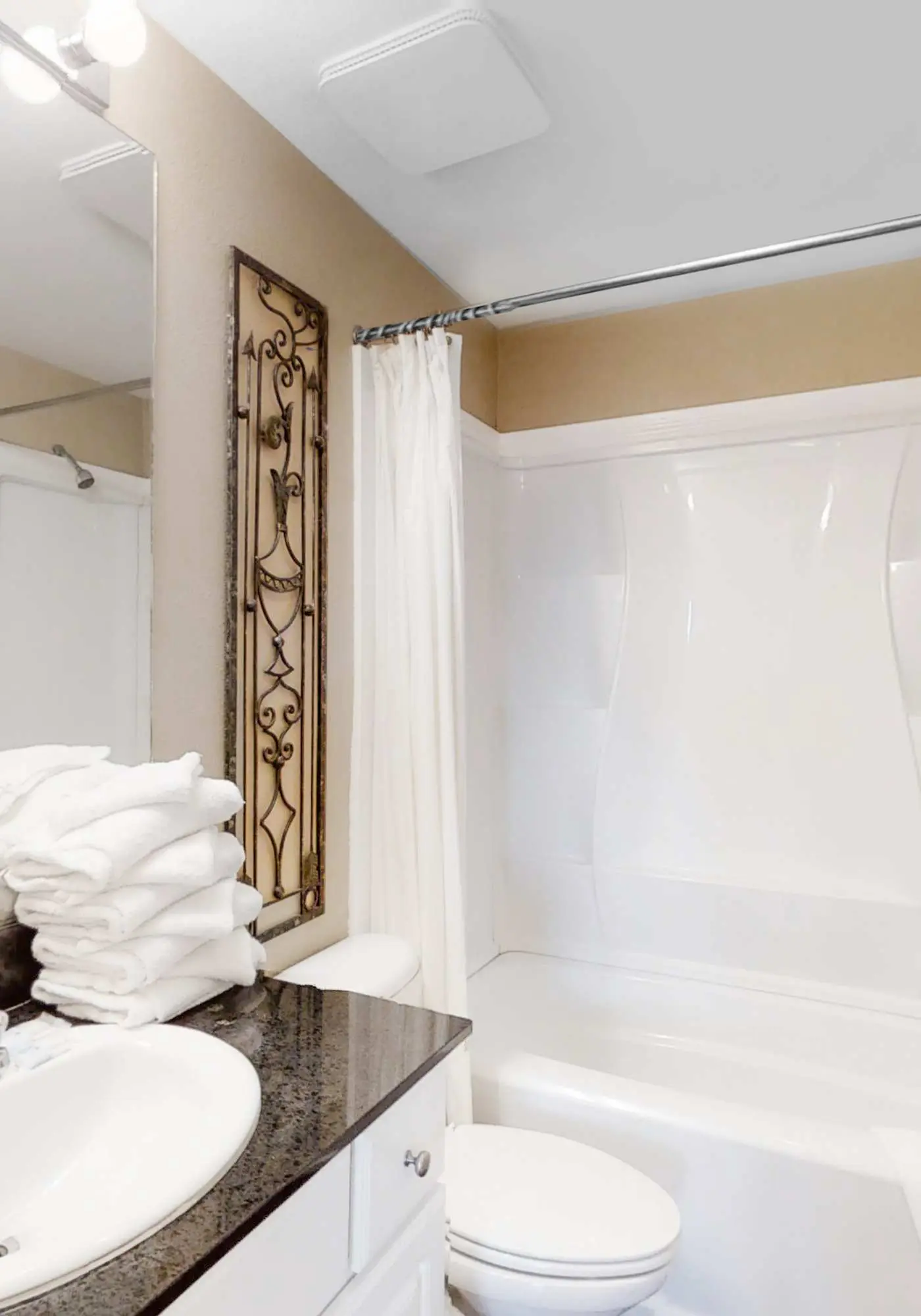 Gulf-front penthouse with pool, sauna, washer,dryer, & central AC