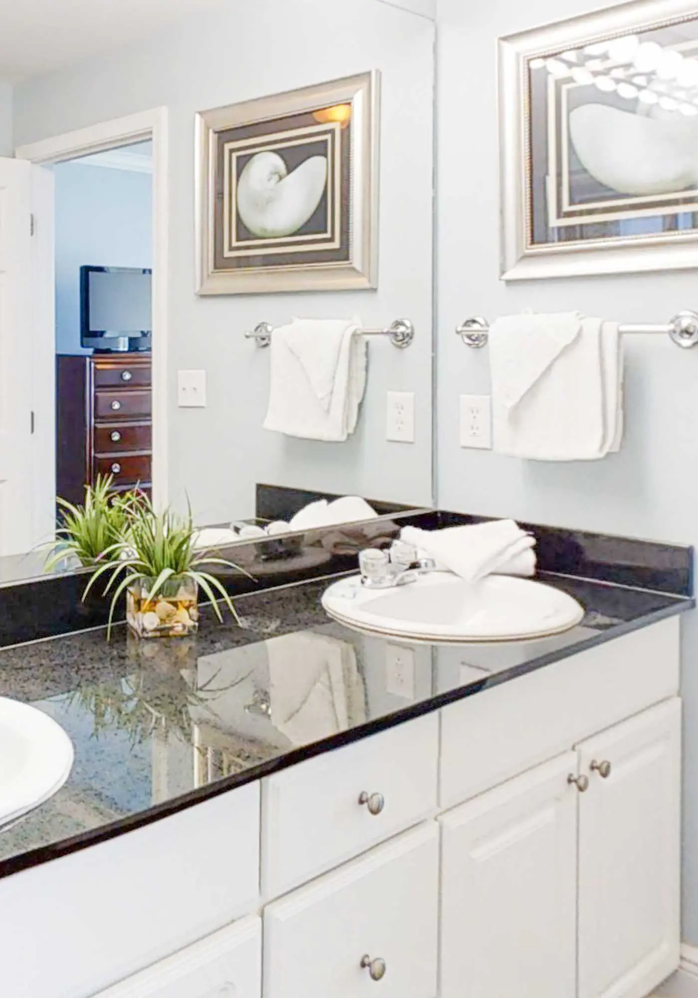 Gulf-front penthouse with pool, sauna, washer,dryer, & central AC
