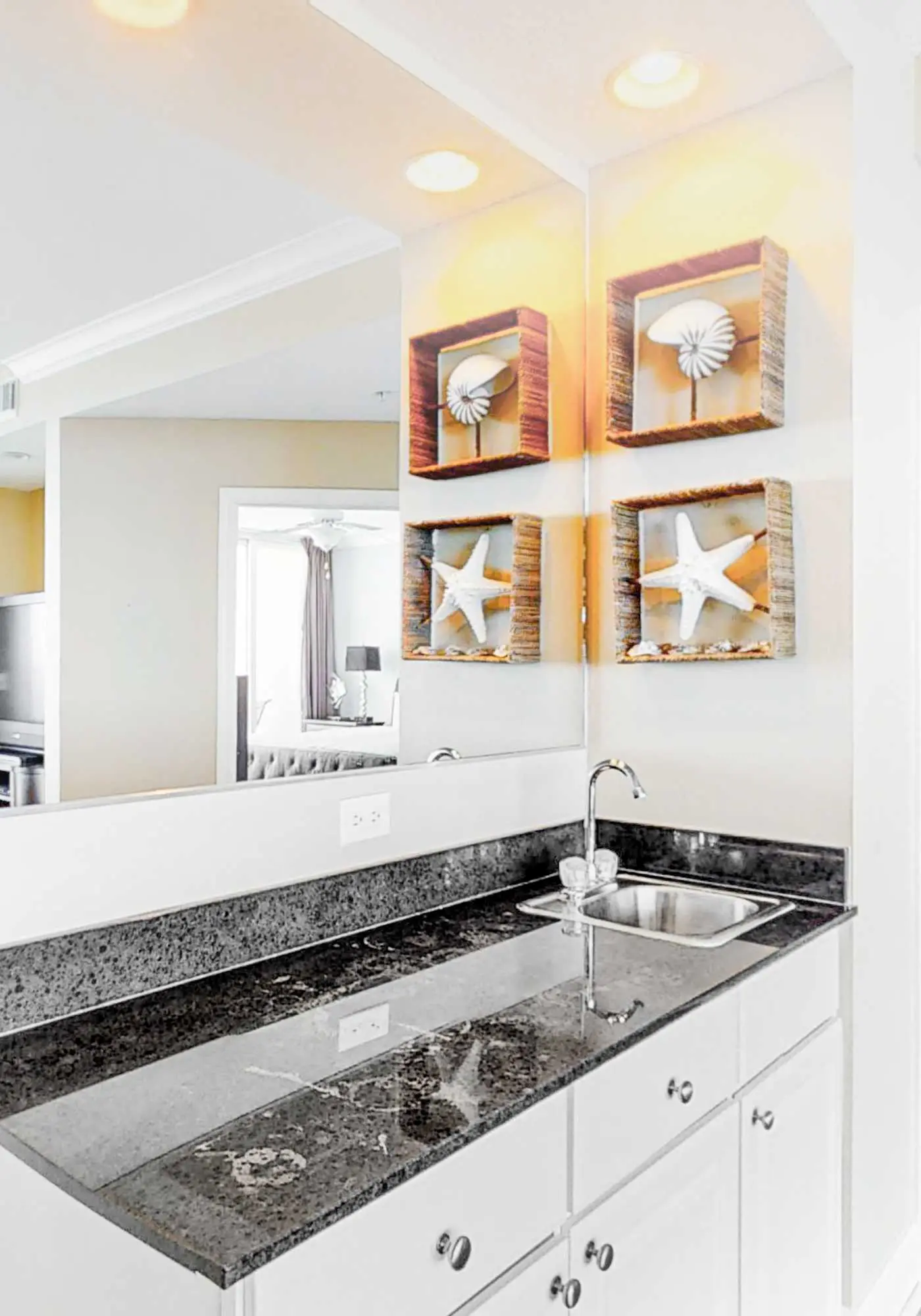 Gulf-front penthouse with pool, sauna, washer,dryer, & central AC