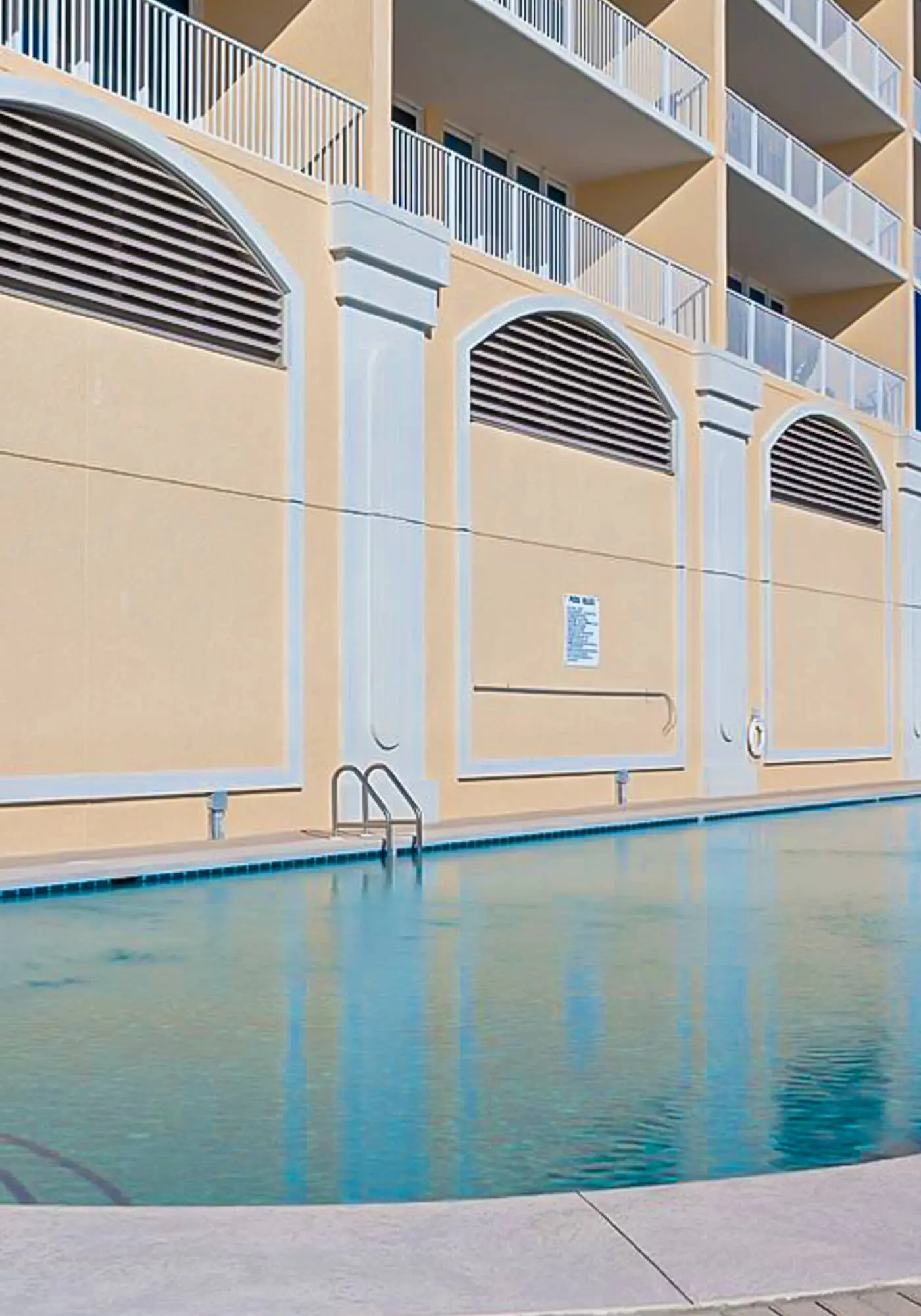 Gulf-front penthouse with pool, sauna, washer,dryer, & central AC