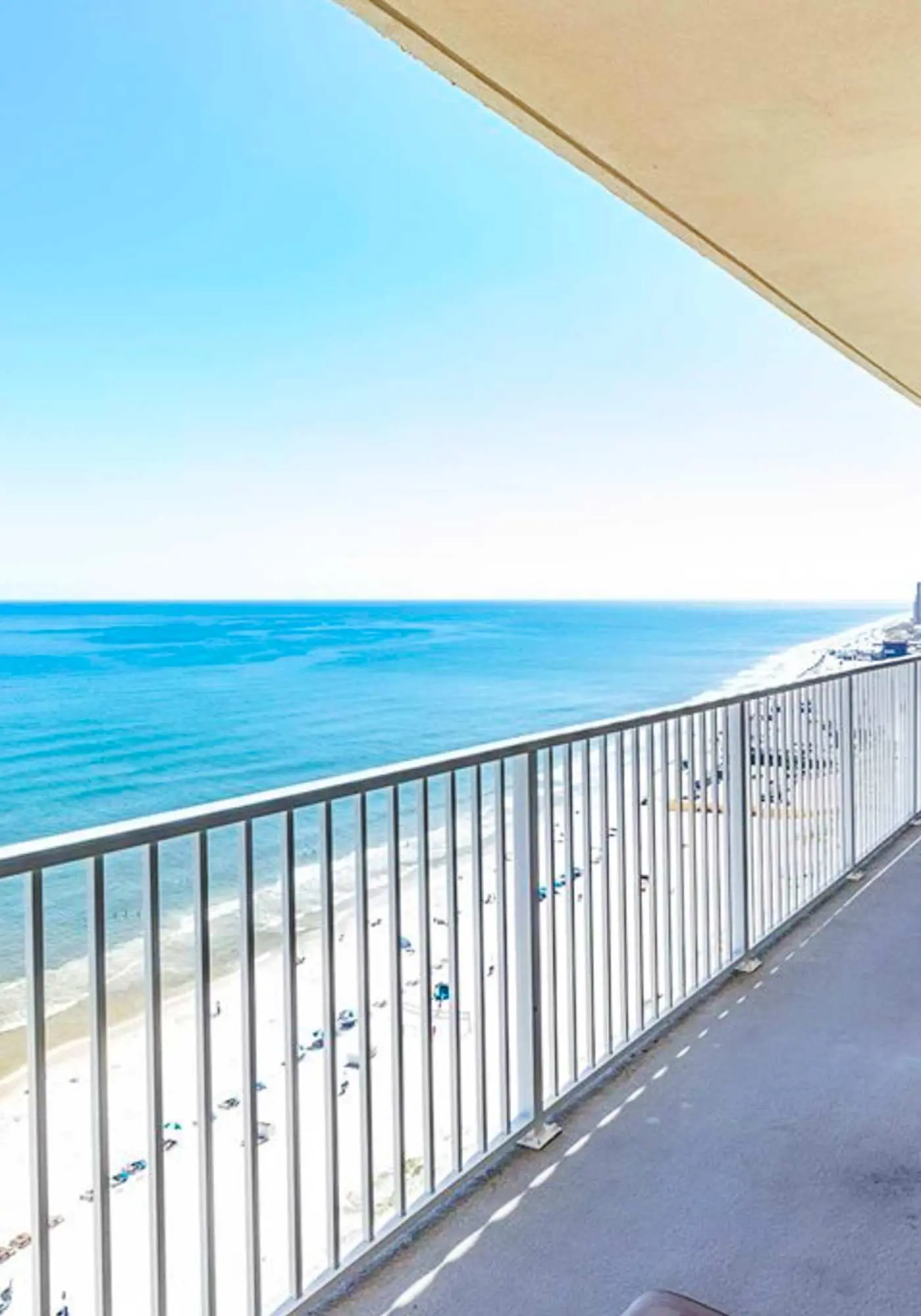 Gulf-front penthouse with pool, sauna, washer,dryer, & central AC