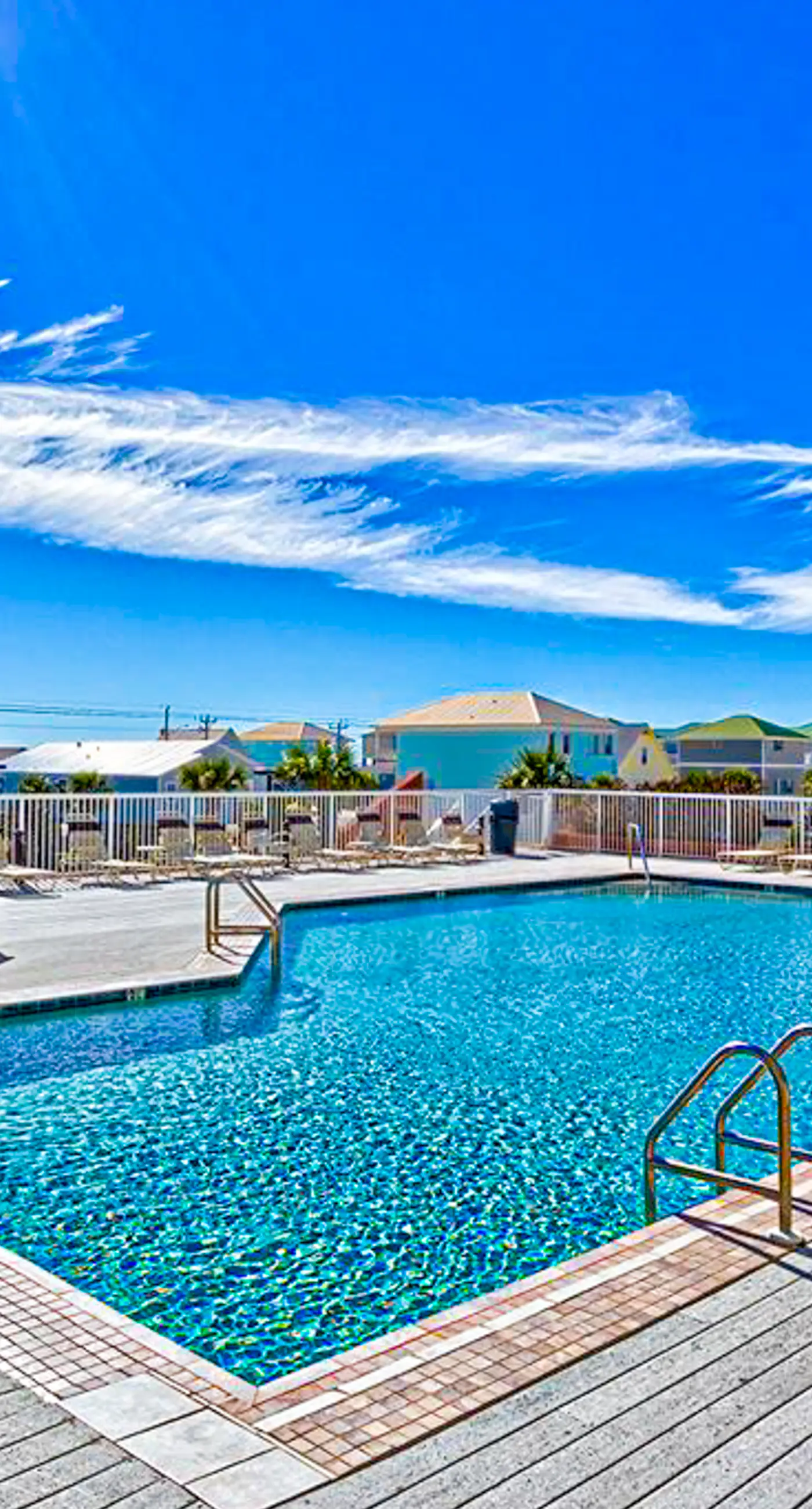 Wonderful Gulf Shores Home with Fantastic Water Views, Free WiFi, Shared Pool,Sauna