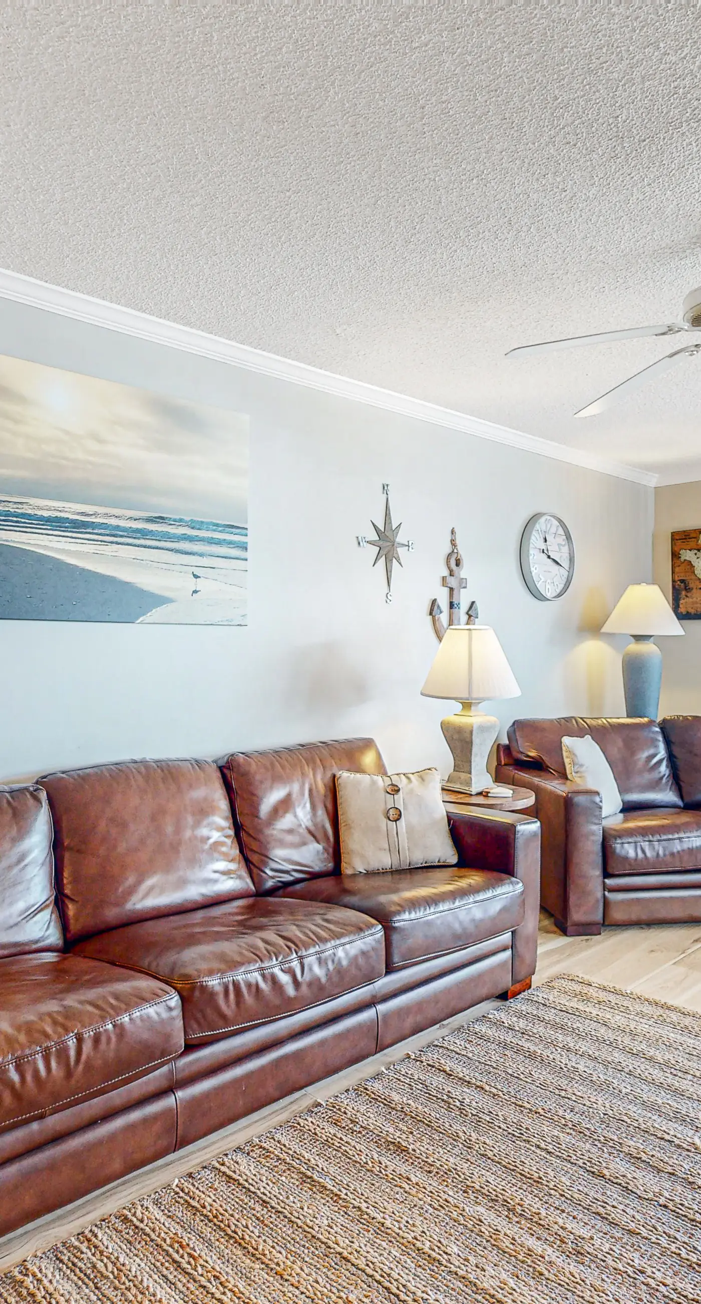 Bright & Beautiful Condo with Shared Pool, Boat & Fishing Pier, Balcony, AC