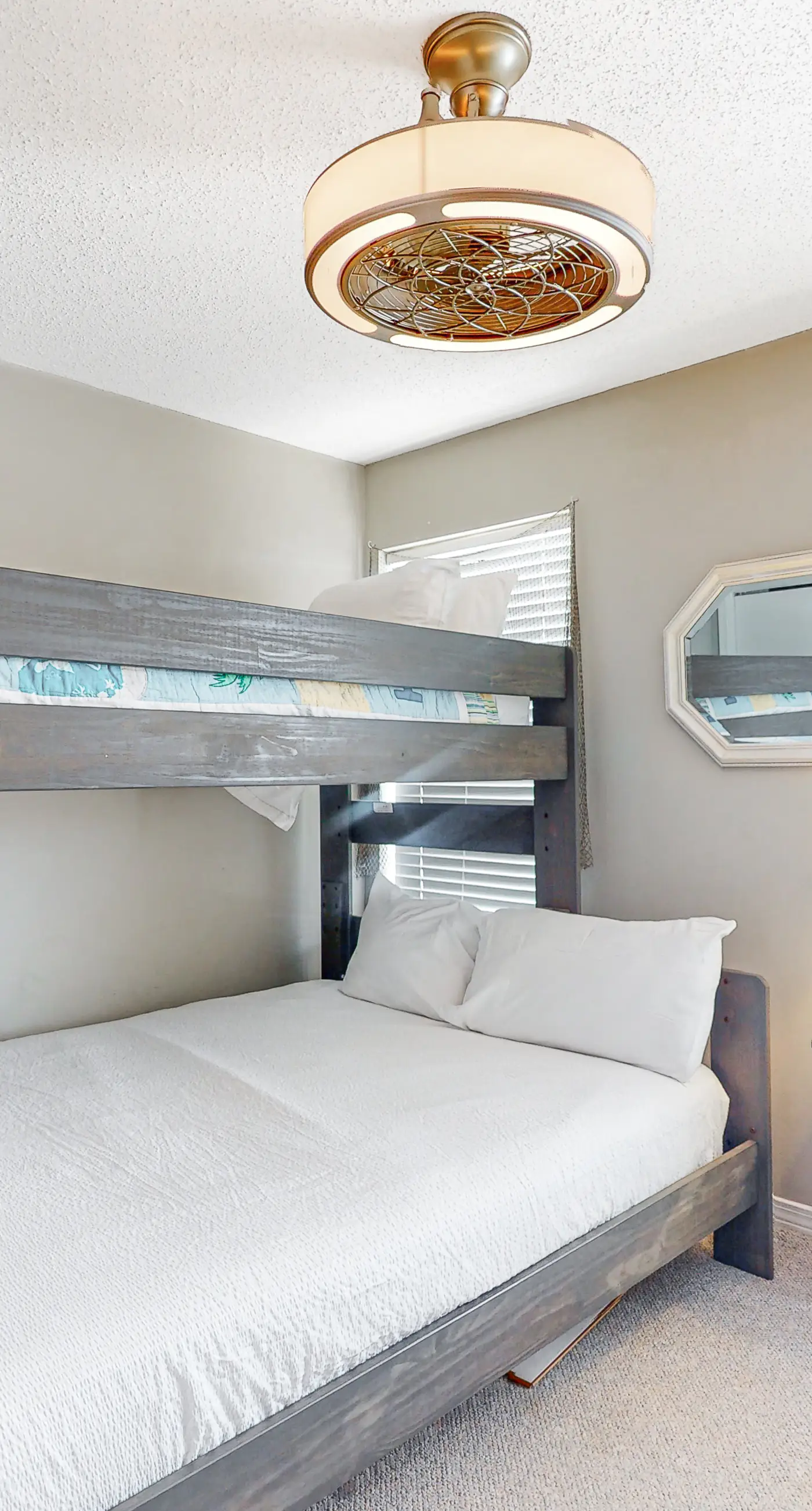 Bright & Beautiful Condo with Shared Pool, Boat & Fishing Pier, Balcony, AC