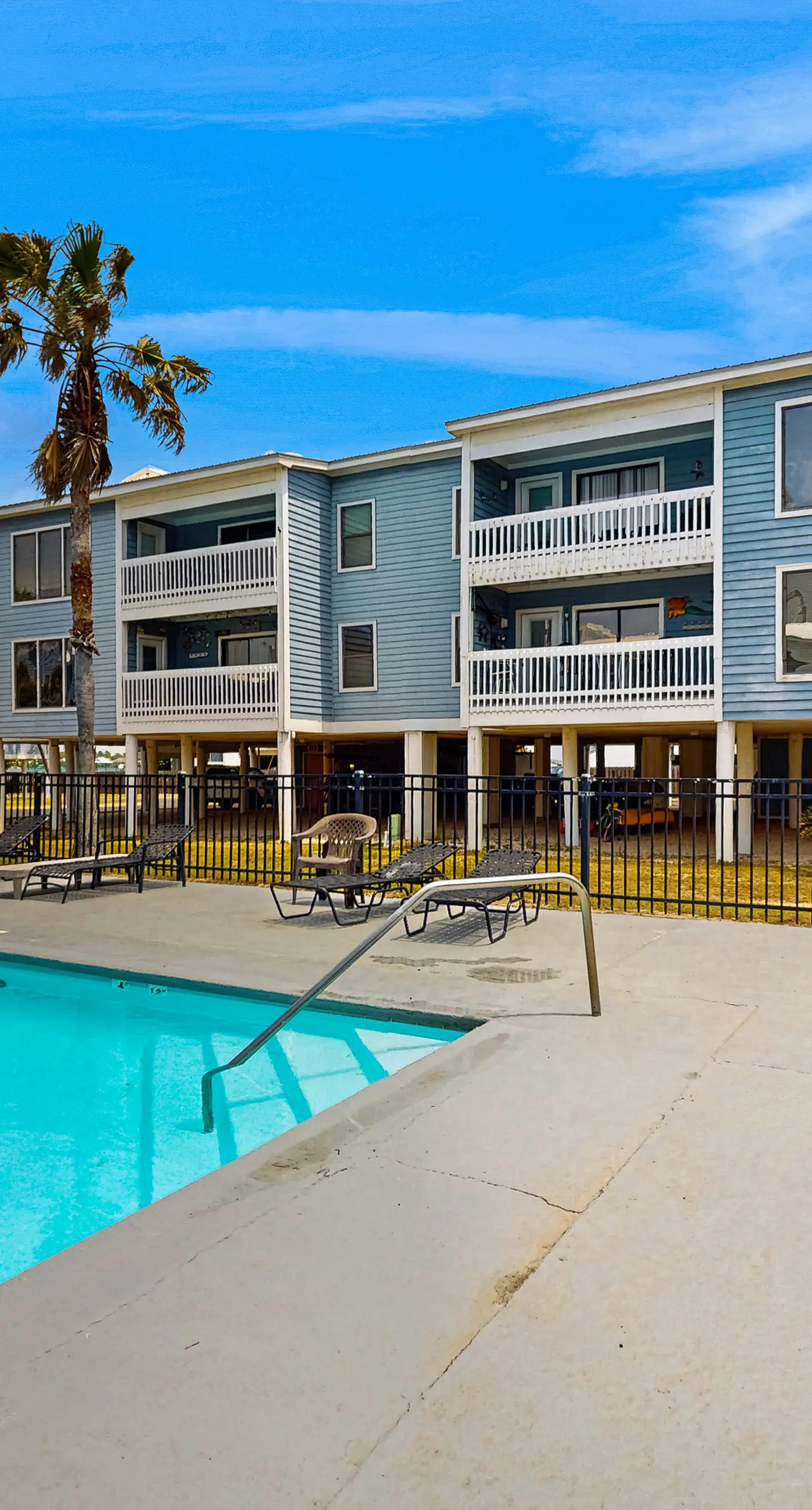 Lagoon-front Condo with Shared Pool, Pier, and Beach Access