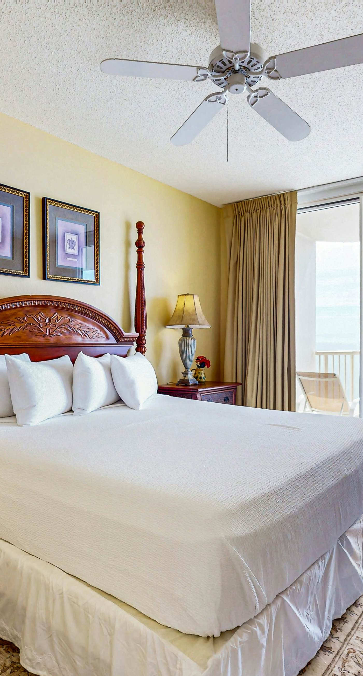 Fantastic Condo on 11th Floor with Gorgeous Views of the Water, Shared Pool,Hot Tub