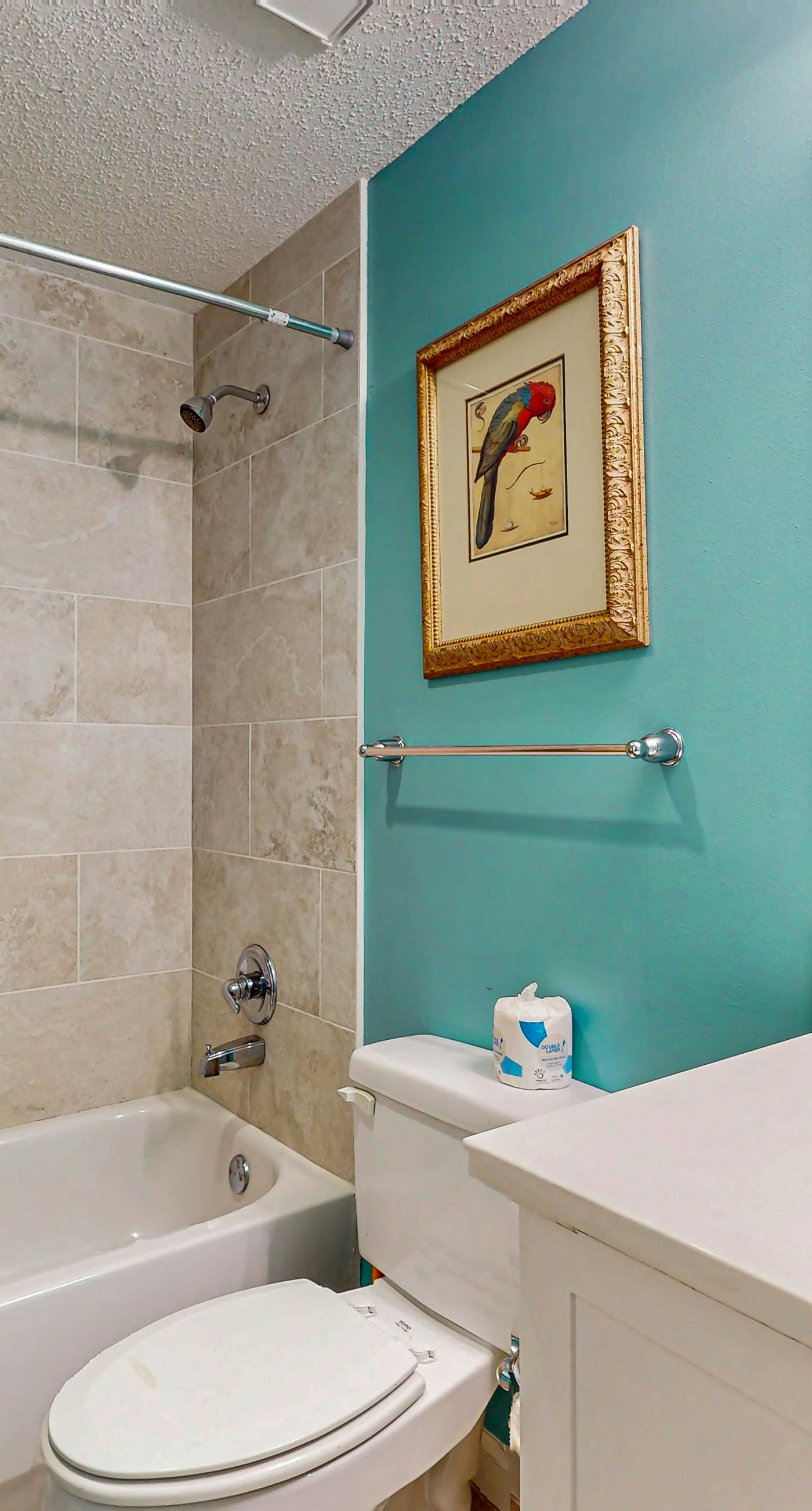 Fantastic Condo on 11th Floor with Gorgeous Views of the Water, Shared Pool,Hot Tub