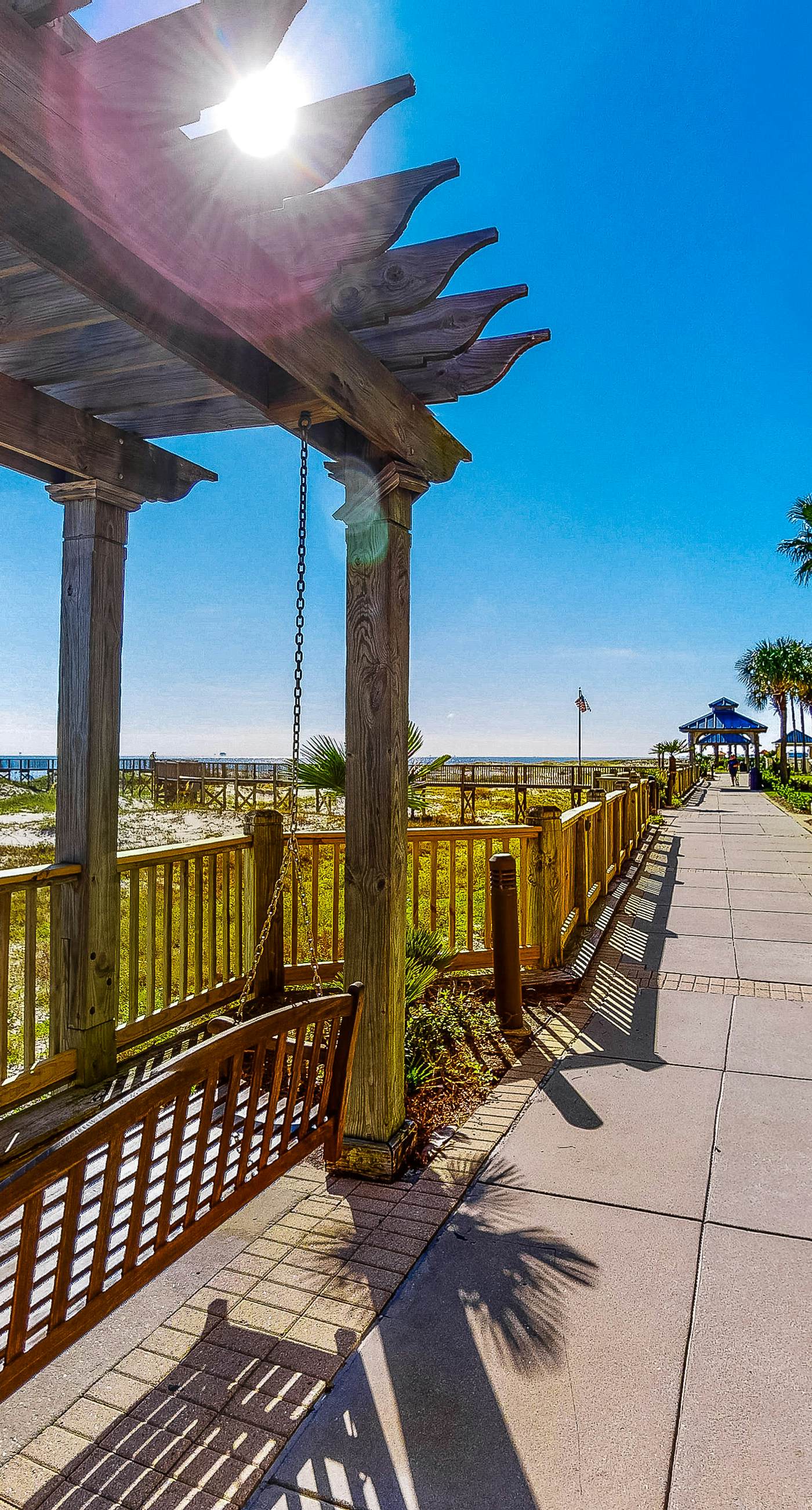 Fantastic Condo on 11th Floor with Gorgeous Views of the Water, Shared Pool,Hot Tub