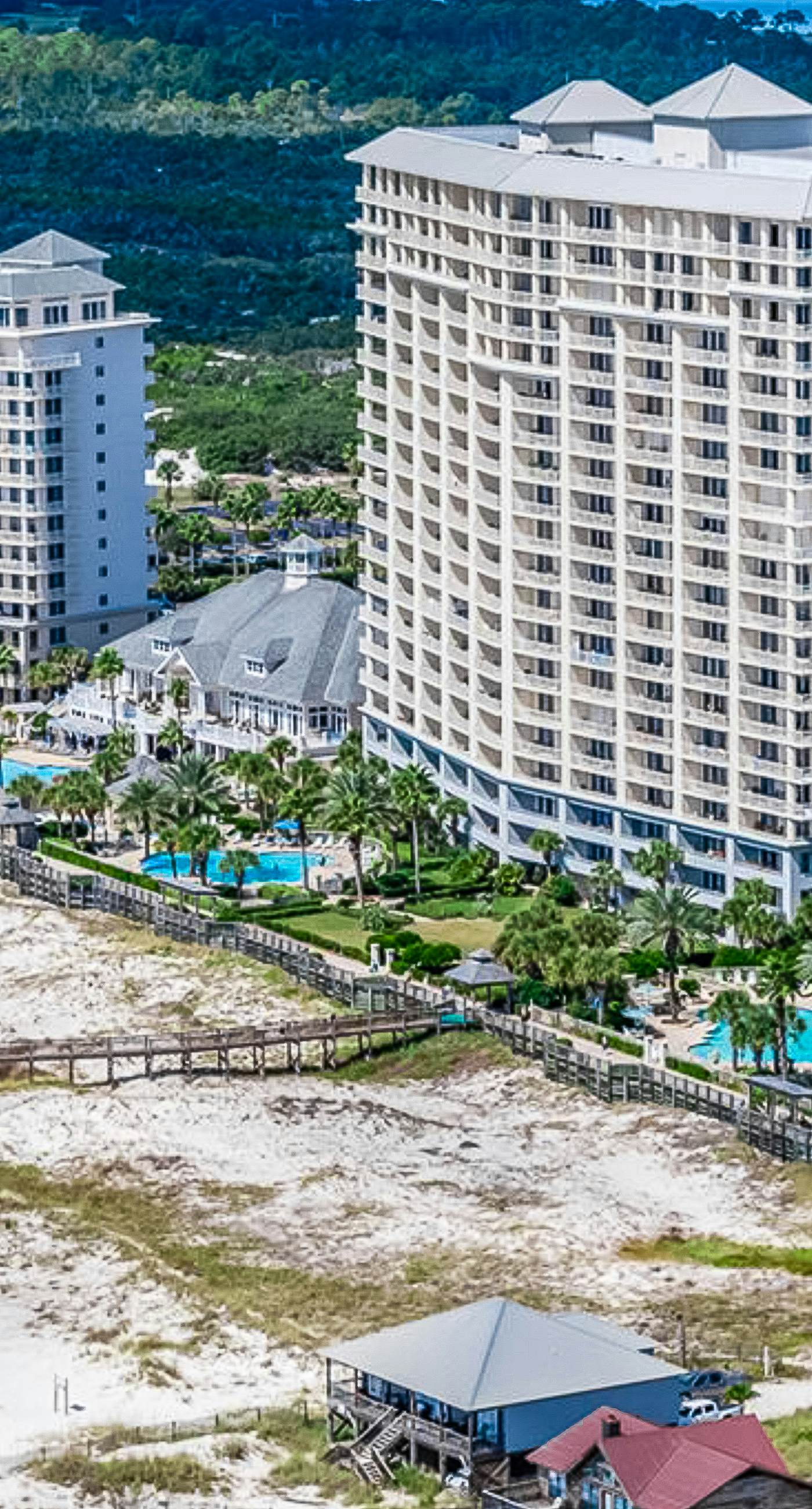 Fantastic Condo on 11th Floor with Gorgeous Views of the Water, Shared Pool,Hot Tub