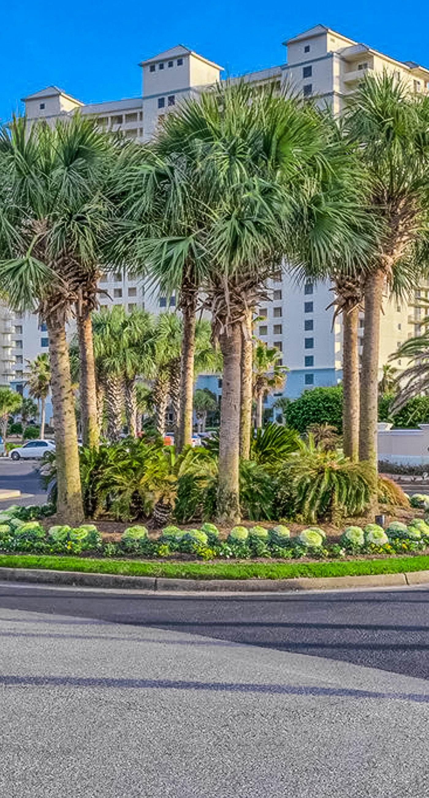 Fantastic Condo on 11th Floor with Gorgeous Views of the Water, Shared Pool,Hot Tub