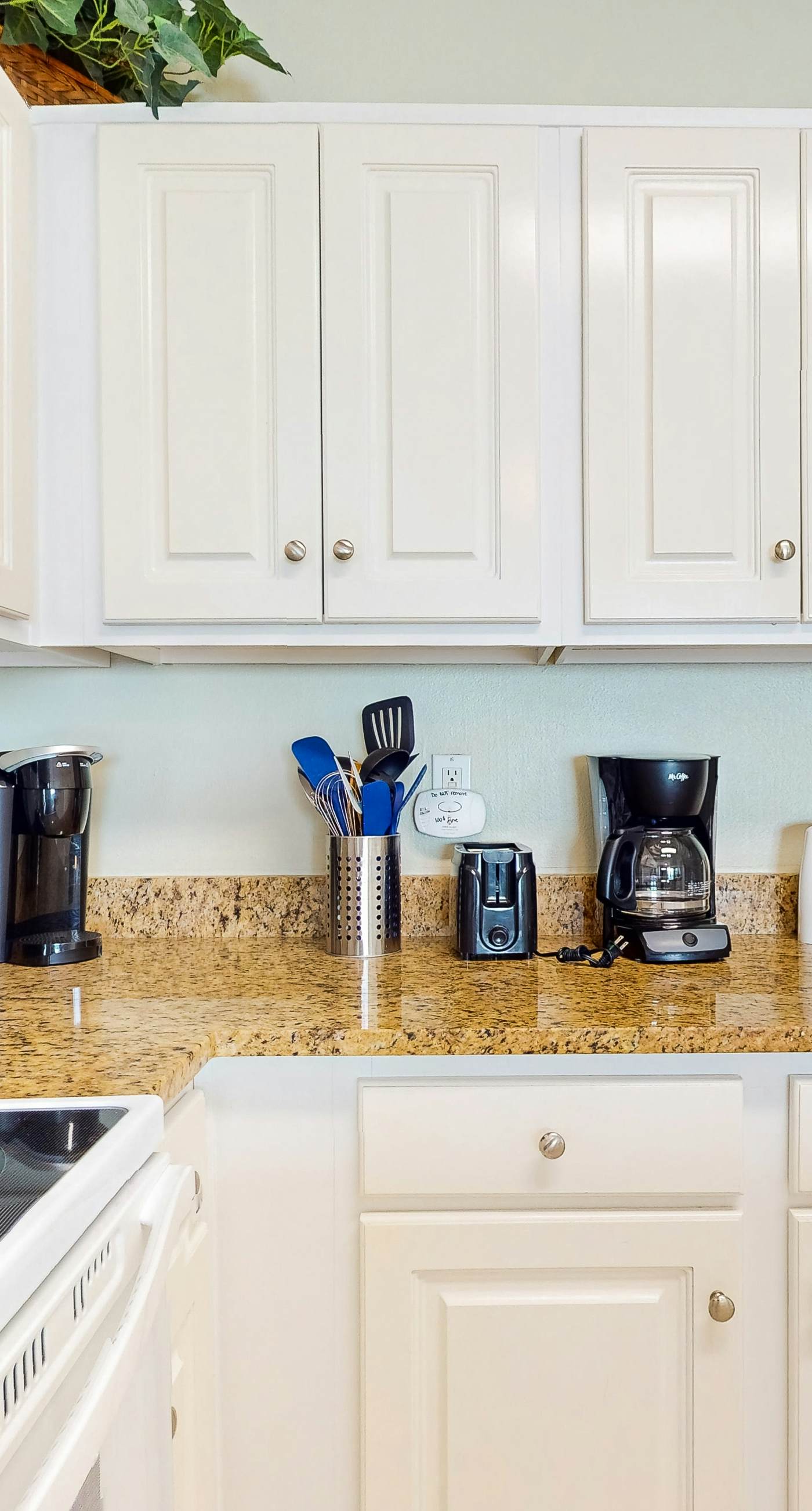 Cozy Condo in Gulf-Front Complex w/Free WiFi, Shared Pool, Central AC, Elevator