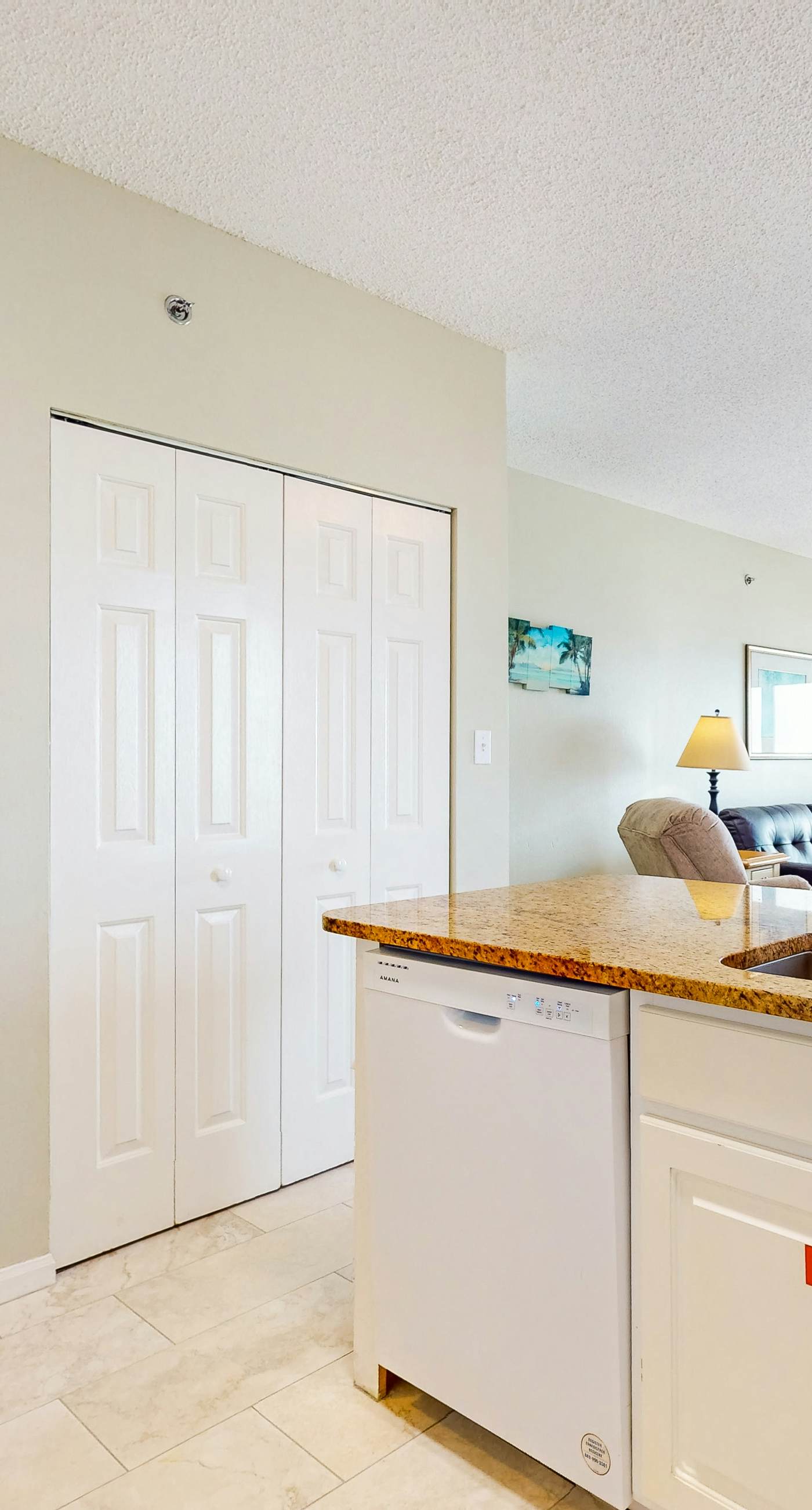 Cozy Condo in Gulf-Front Complex w/Free WiFi, Shared Pool, Central AC, Elevator