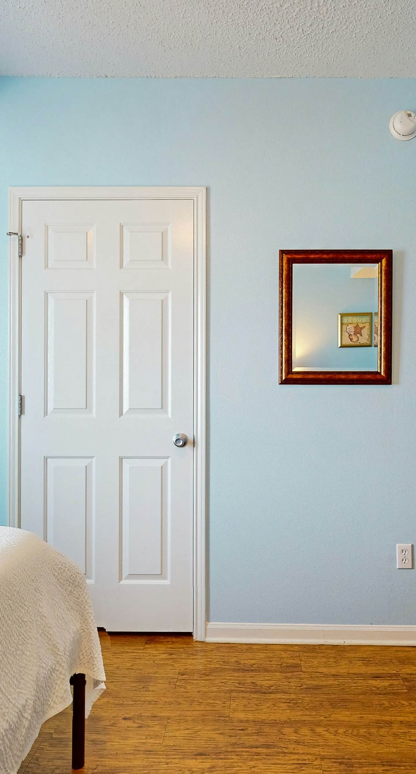 Cozy Condo in Gulf-Front Complex w/Free WiFi, Shared Pool, Central AC, Elevator