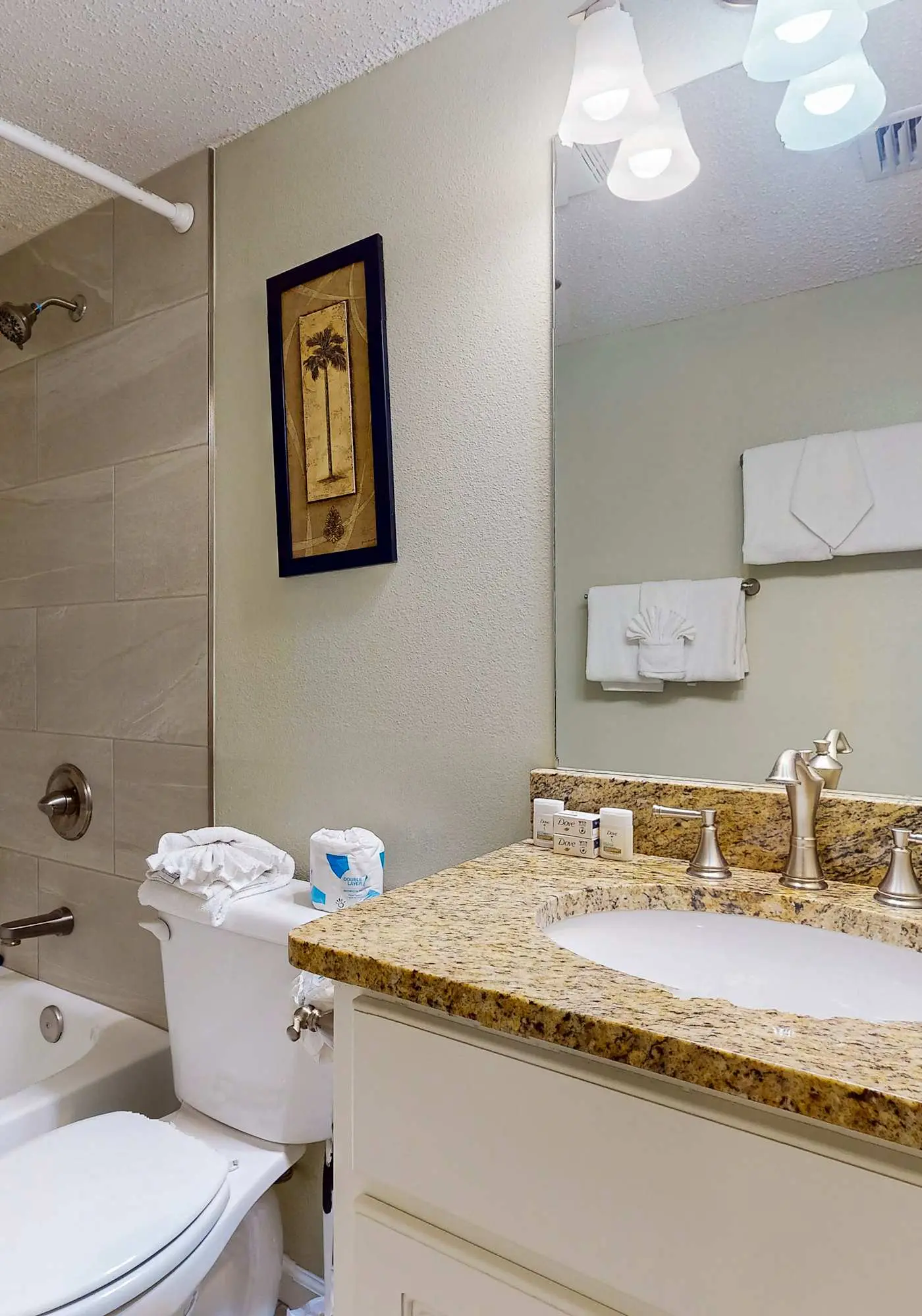 Cozy Condo in Gulf-Front Complex w/Free WiFi, Shared Pool, Central AC, Elevator