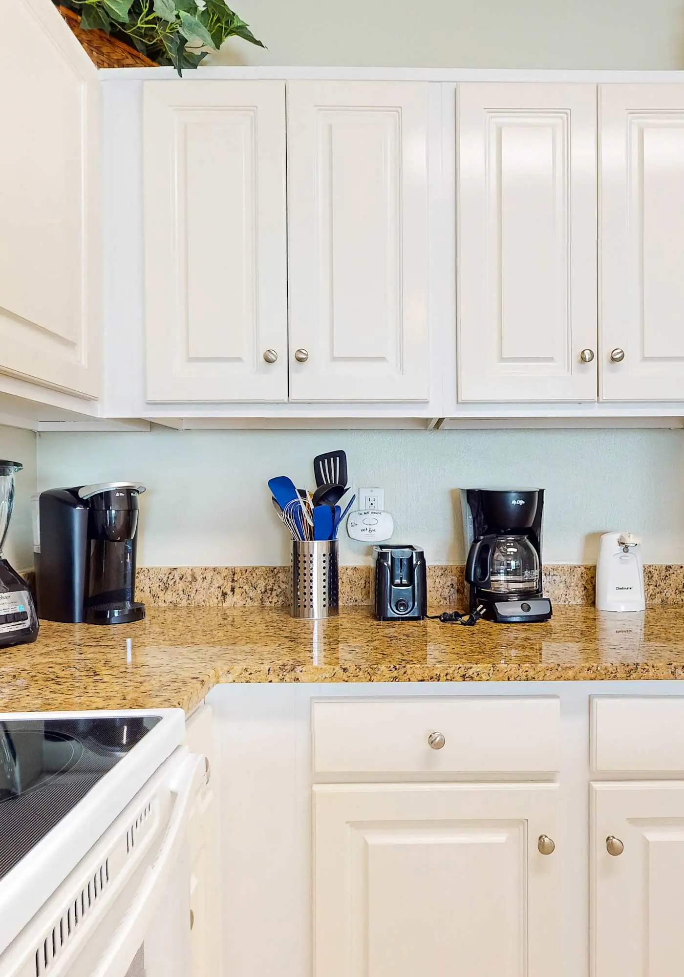 Cozy Condo in Gulf-Front Complex w/Free WiFi, Shared Pool, Central AC, Elevator