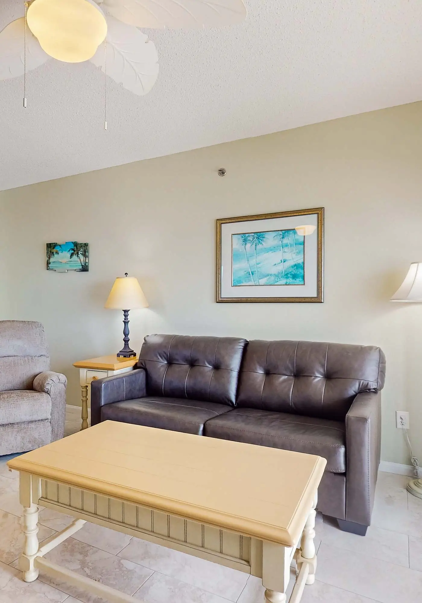 Cozy Condo in Gulf-Front Complex w/Free WiFi, Shared Pool, Central AC, Elevator