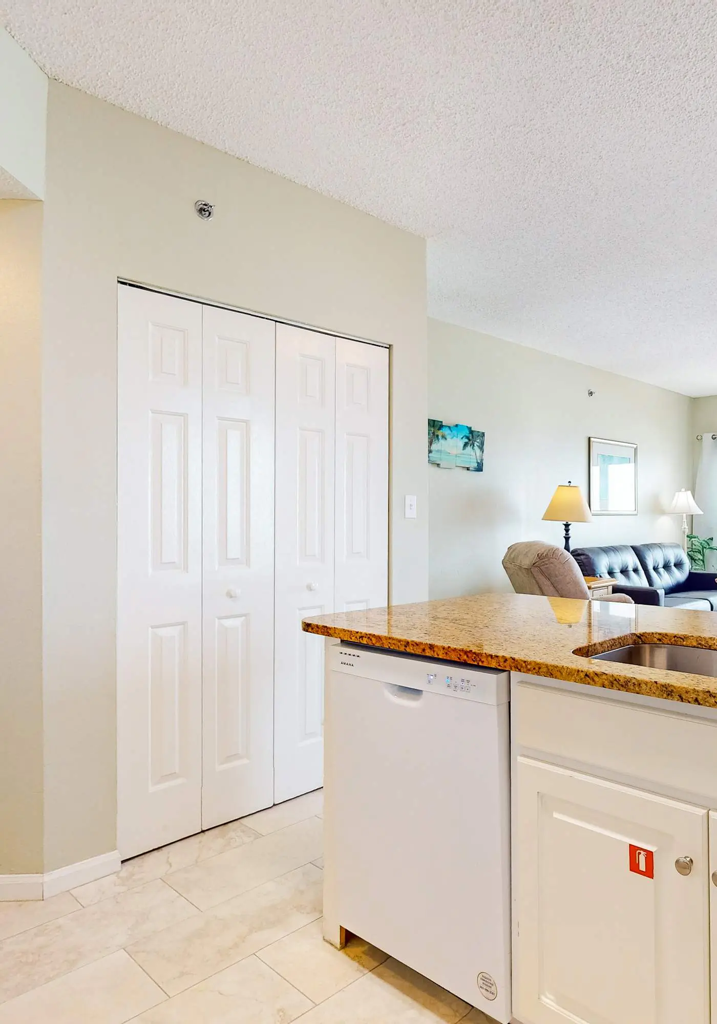 Cozy Condo in Gulf-Front Complex w/Free WiFi, Shared Pool, Central AC, Elevator