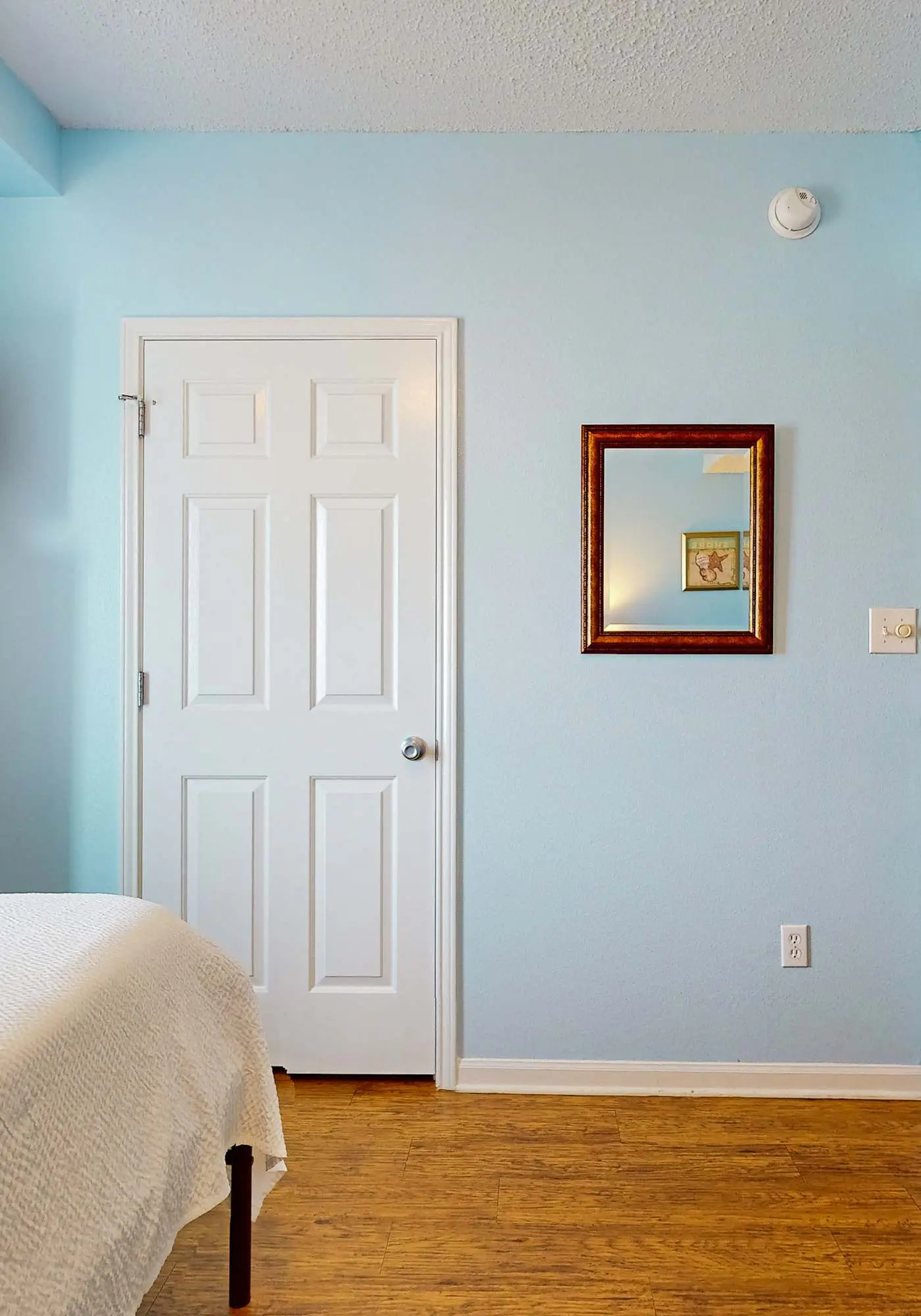 Cozy Condo in Gulf-Front Complex w/Free WiFi, Shared Pool, Central AC, Elevator