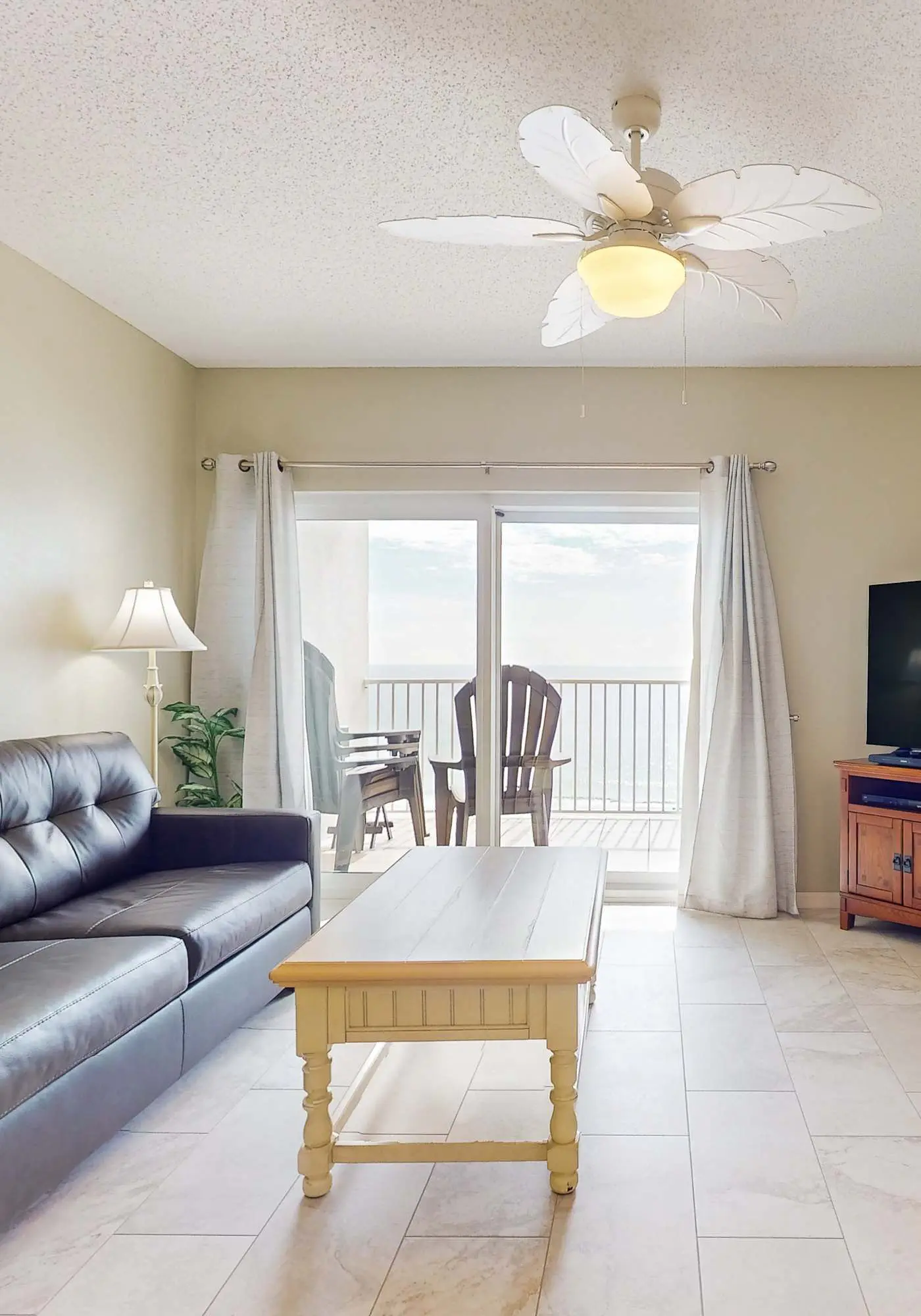 Cozy Condo in Gulf-Front Complex w/Free WiFi, Shared Pool, Central AC, Elevator