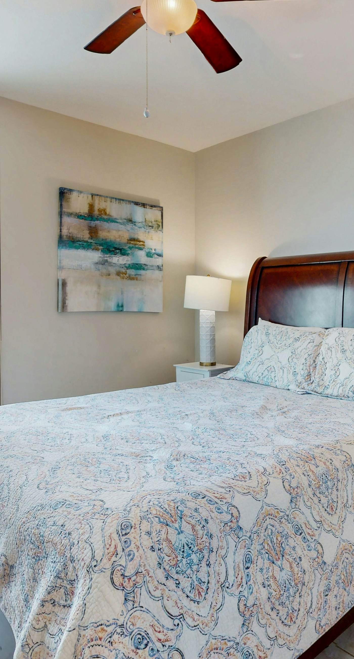 Beachfront condo with Gulf views, balcony, pool & AC - snowbird-friendly