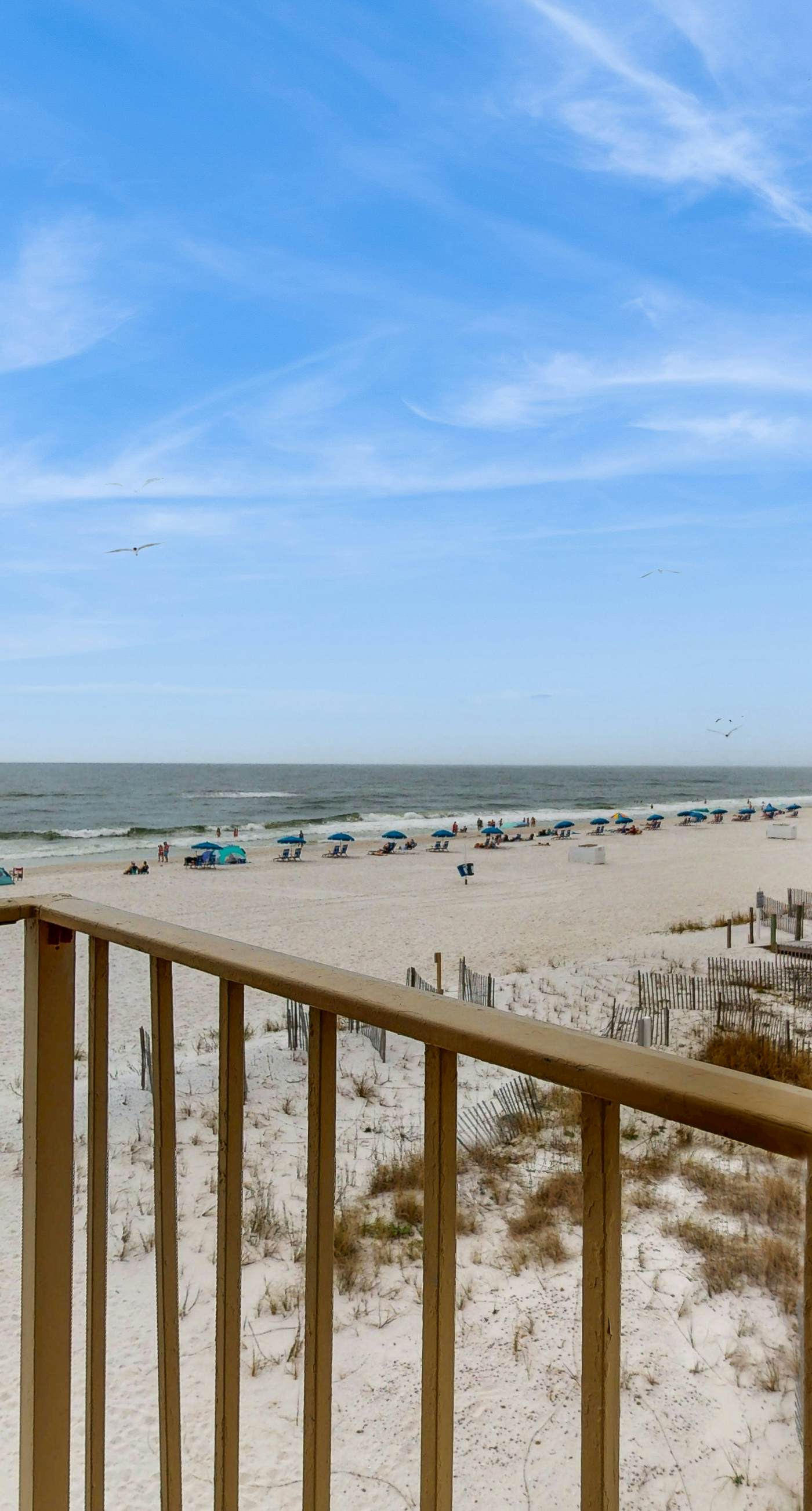 Beachfront condo with Gulf views, balcony, pool & AC - snowbird-friendly
