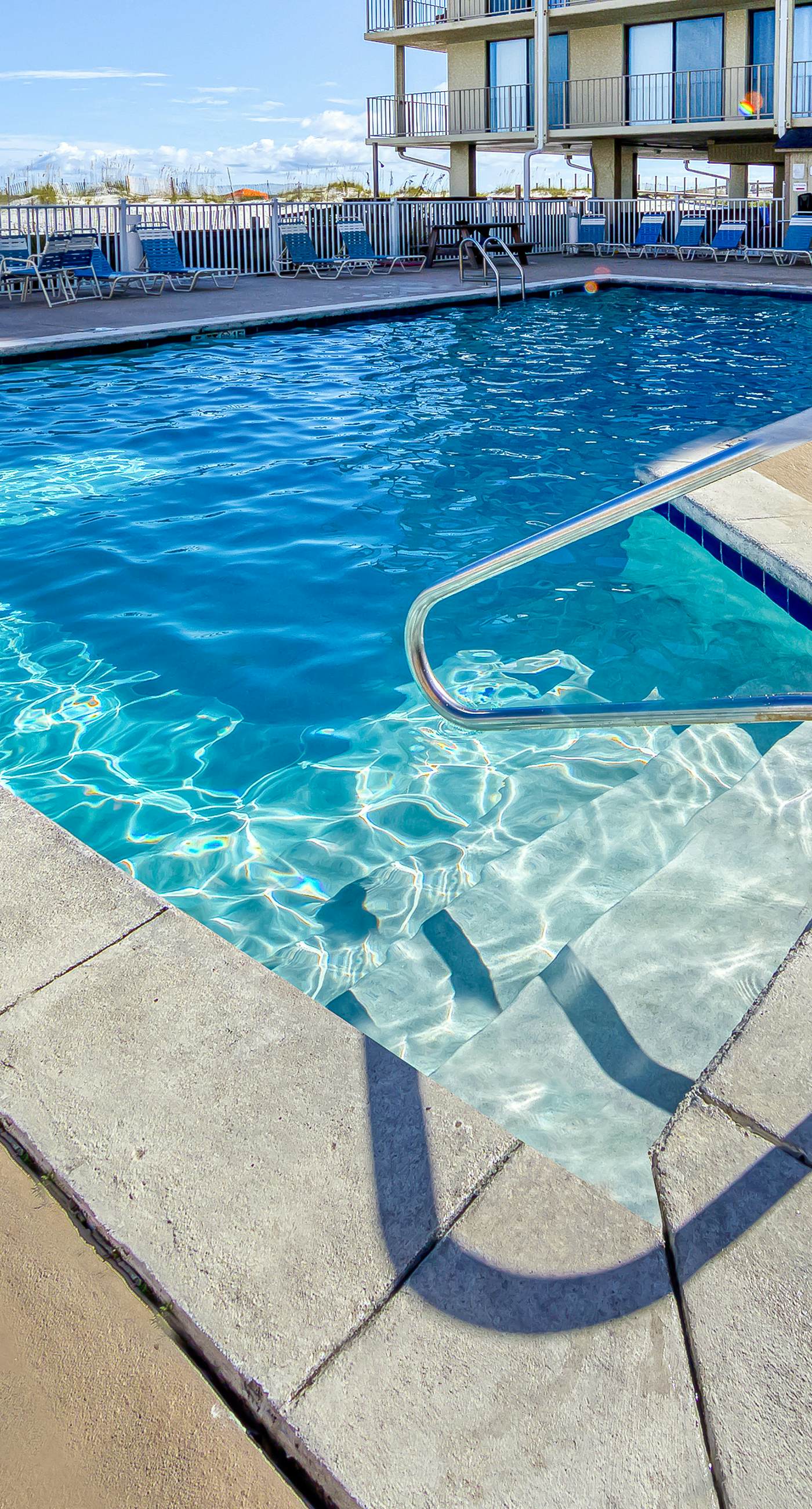 Beachfront condo with Gulf views, balcony, pool & AC - snowbird-friendly