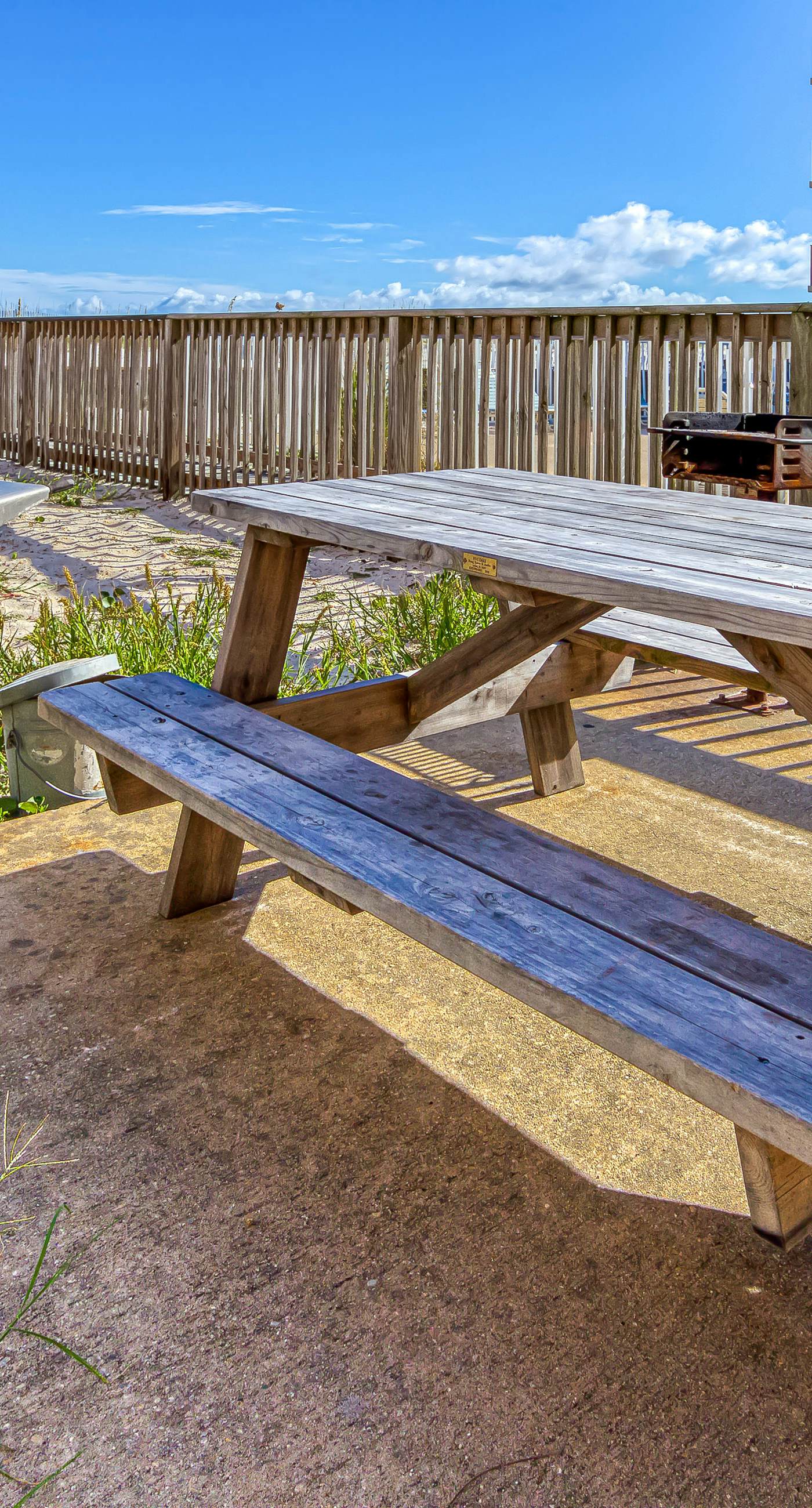 Beachfront condo with Gulf views, balcony, pool & AC - snowbird-friendly