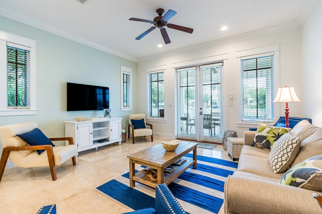 Water-view cottage on the lake near the beach with private pool, patio, W&D, AC