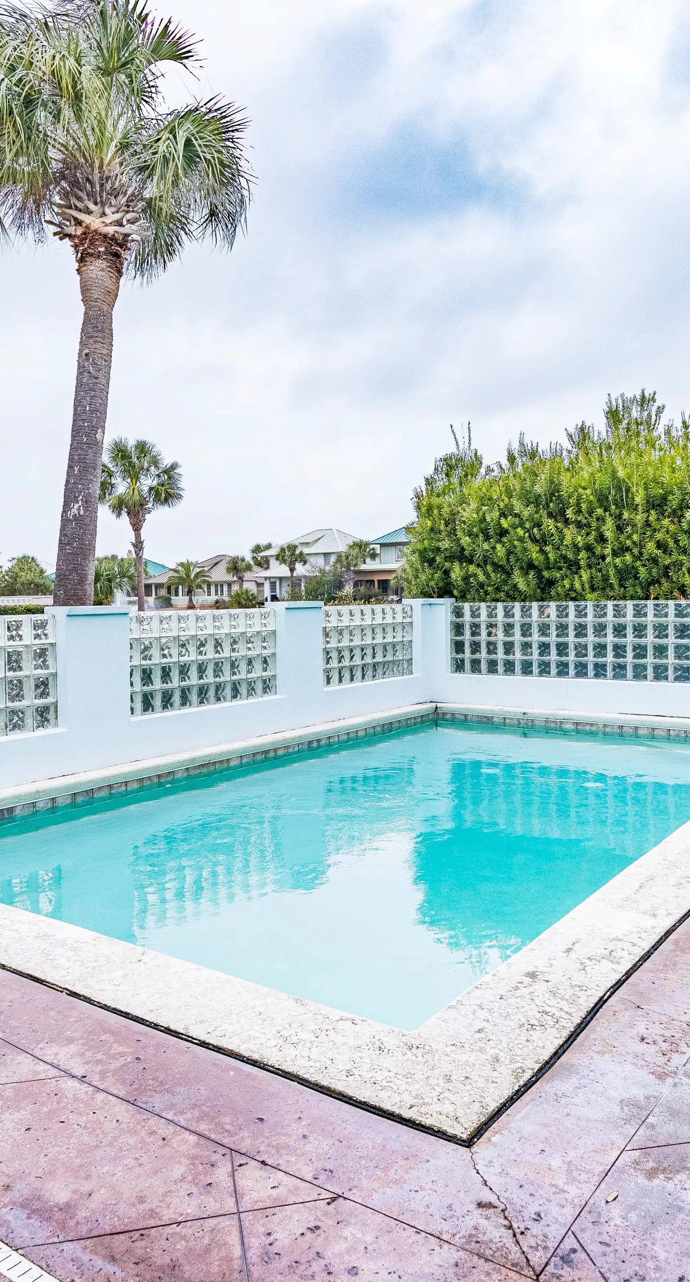 Water-view cottage on the lake near the beach with private pool, patio, W&D, AC