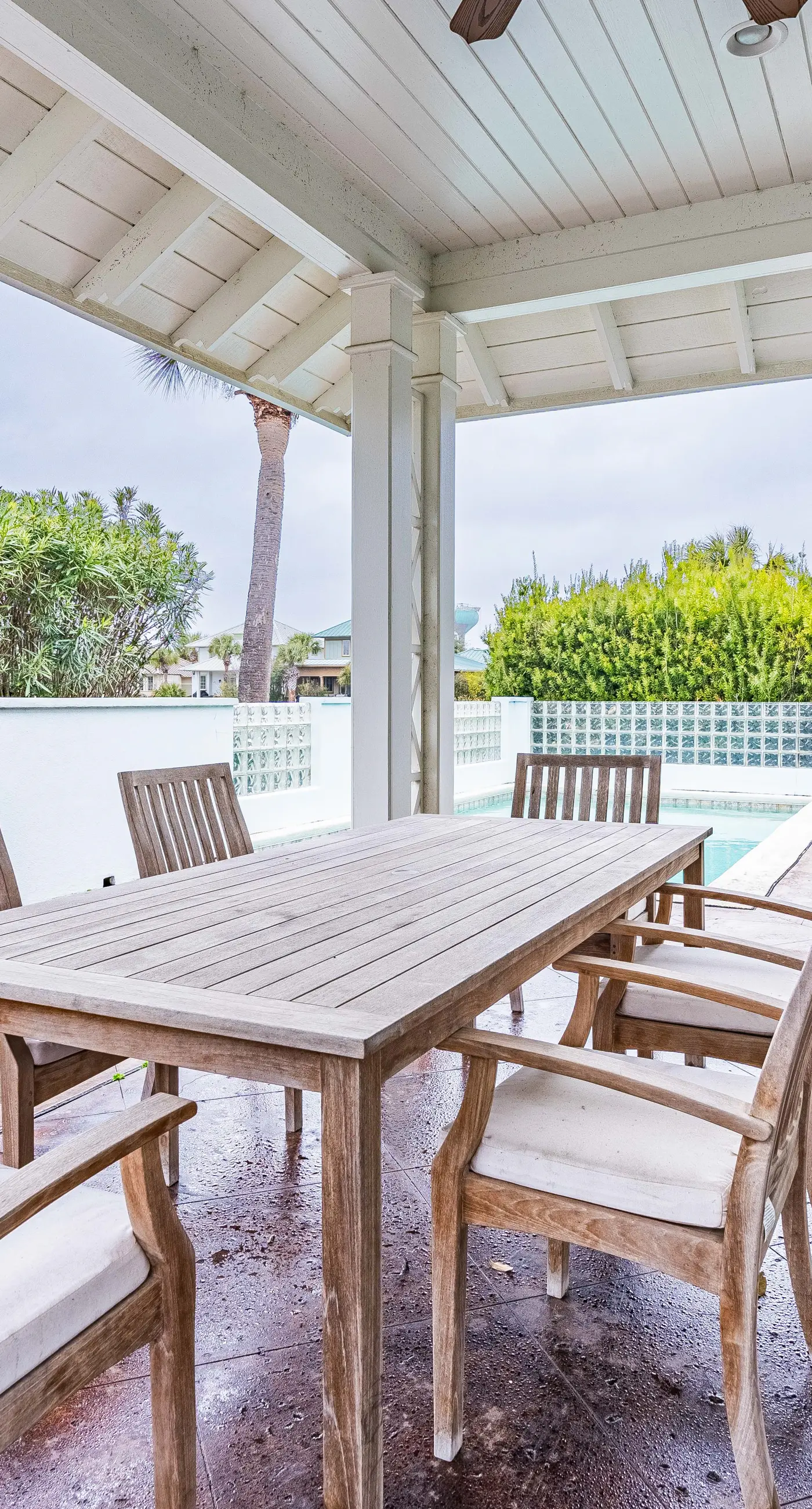 Water-view cottage on the lake near the beach with private pool, patio, W&D, AC