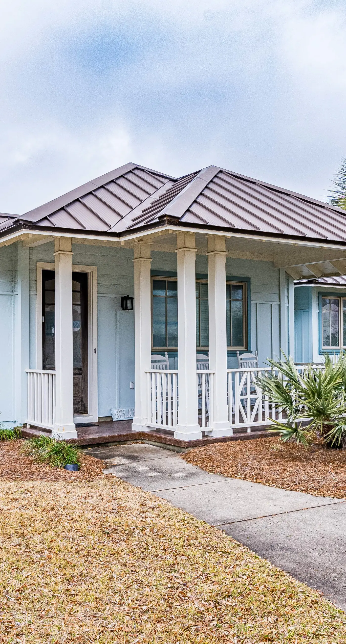 Water-view cottage on the lake near the beach with private pool, patio, W&D, AC