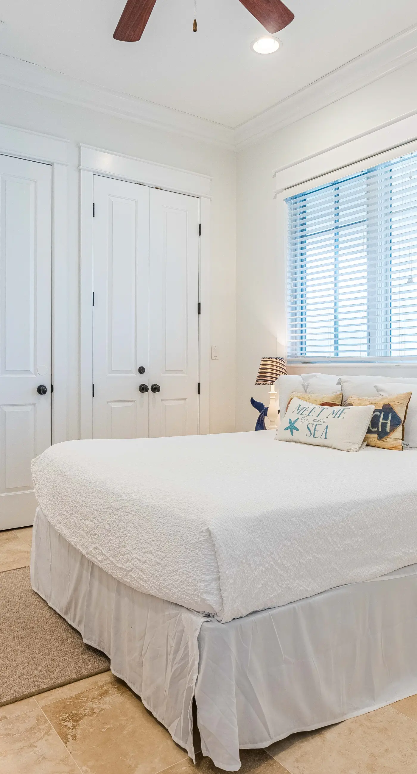 Water-view cottage on the lake near the beach with private pool, patio, W&D, AC