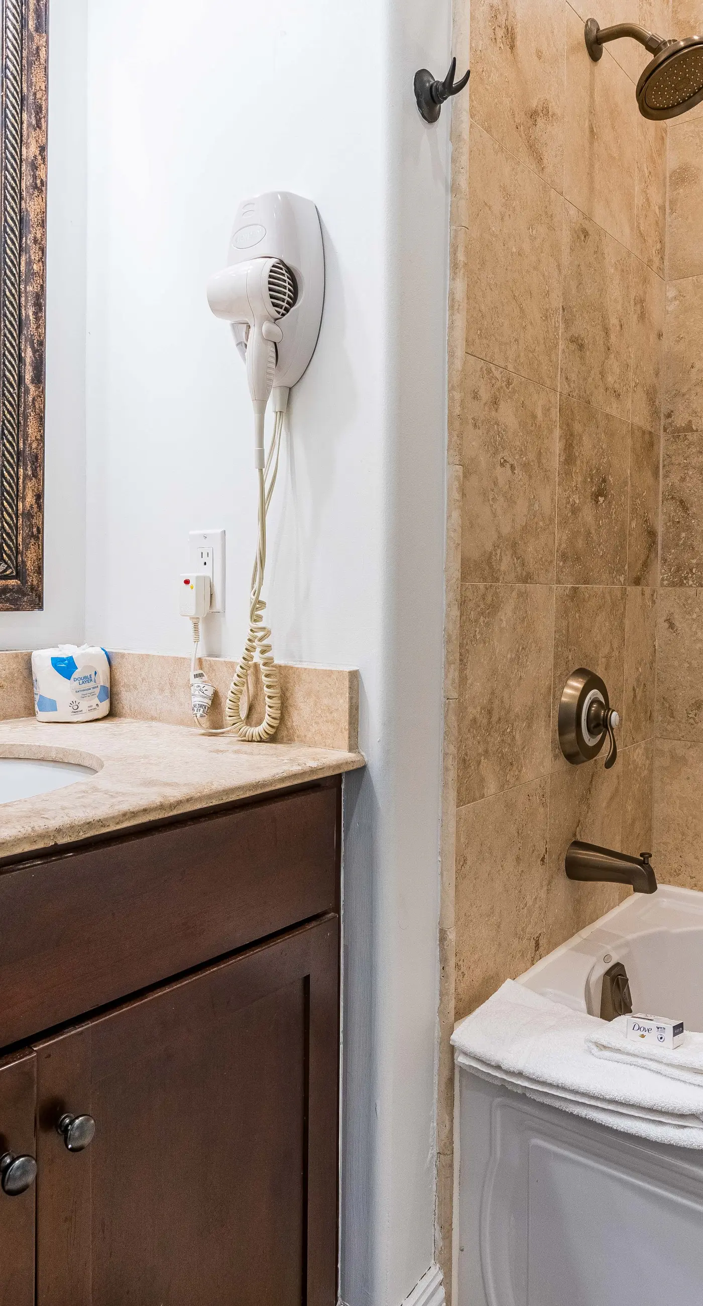 Water-view cottage on the lake near the beach with private pool, patio, W&D, AC