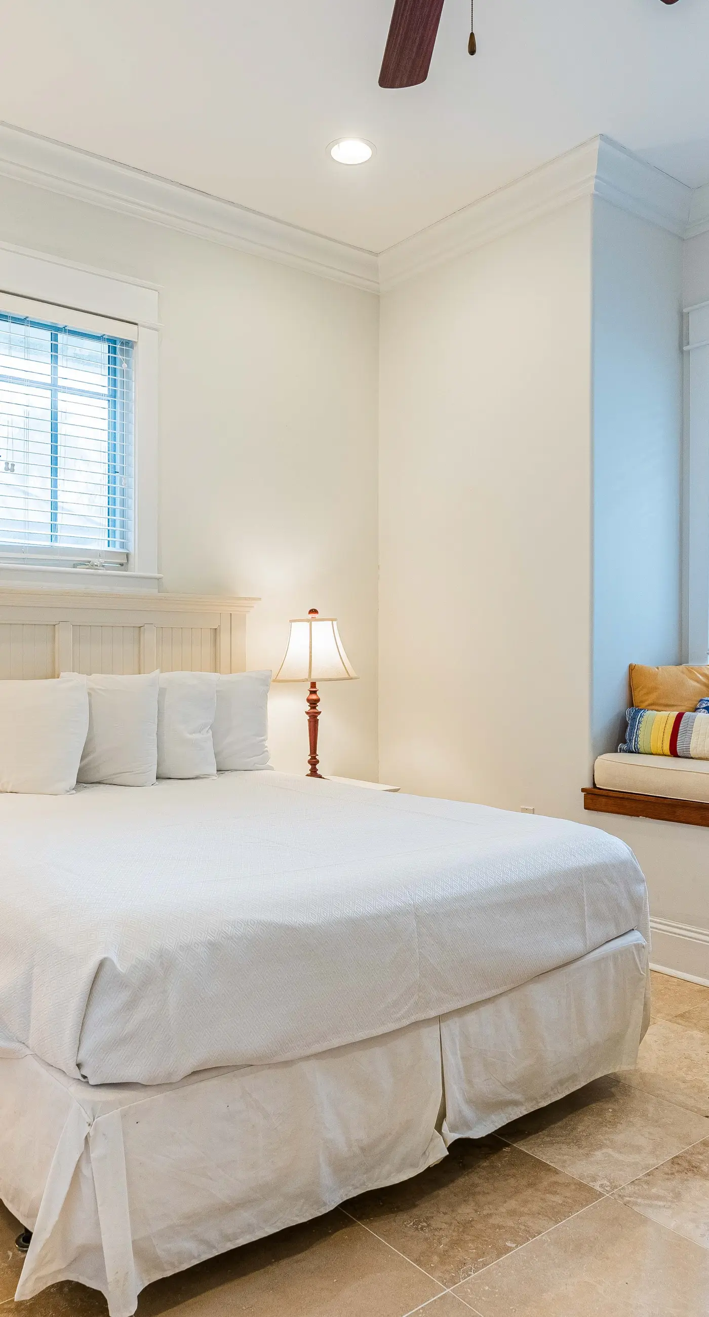 Water-view cottage on the lake near the beach with private pool, patio, W&D, AC