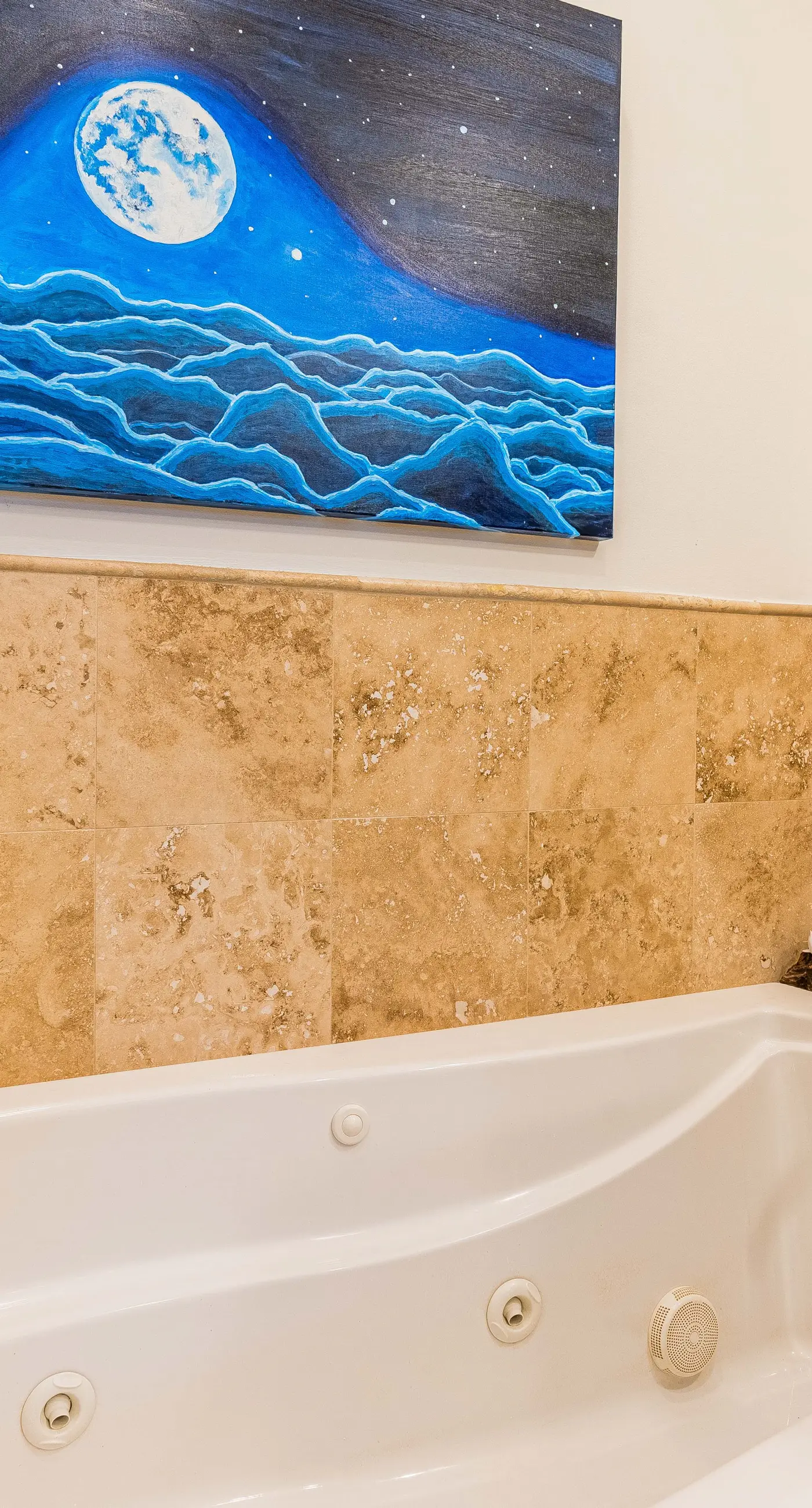 Water-view cottage on the lake near the beach with private pool, patio, W&D, AC