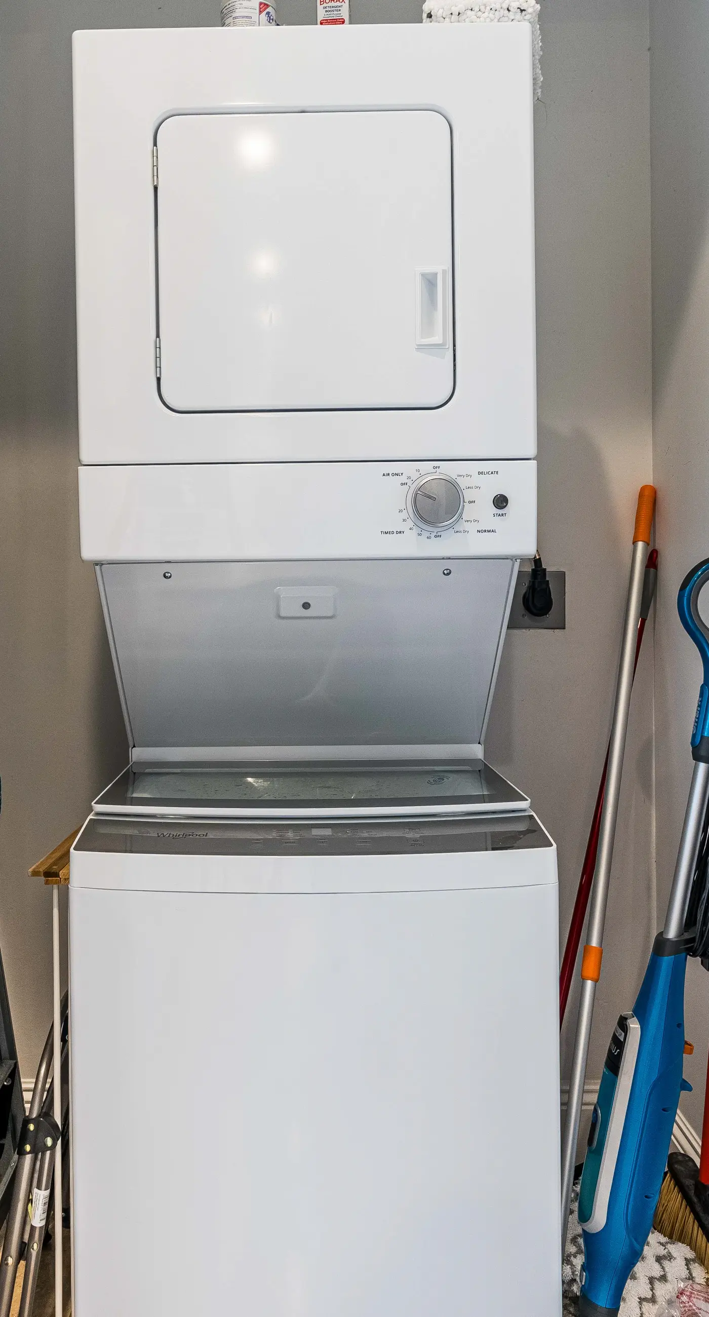 Water-view cottage on the lake near the beach with private pool, patio, W&D, AC