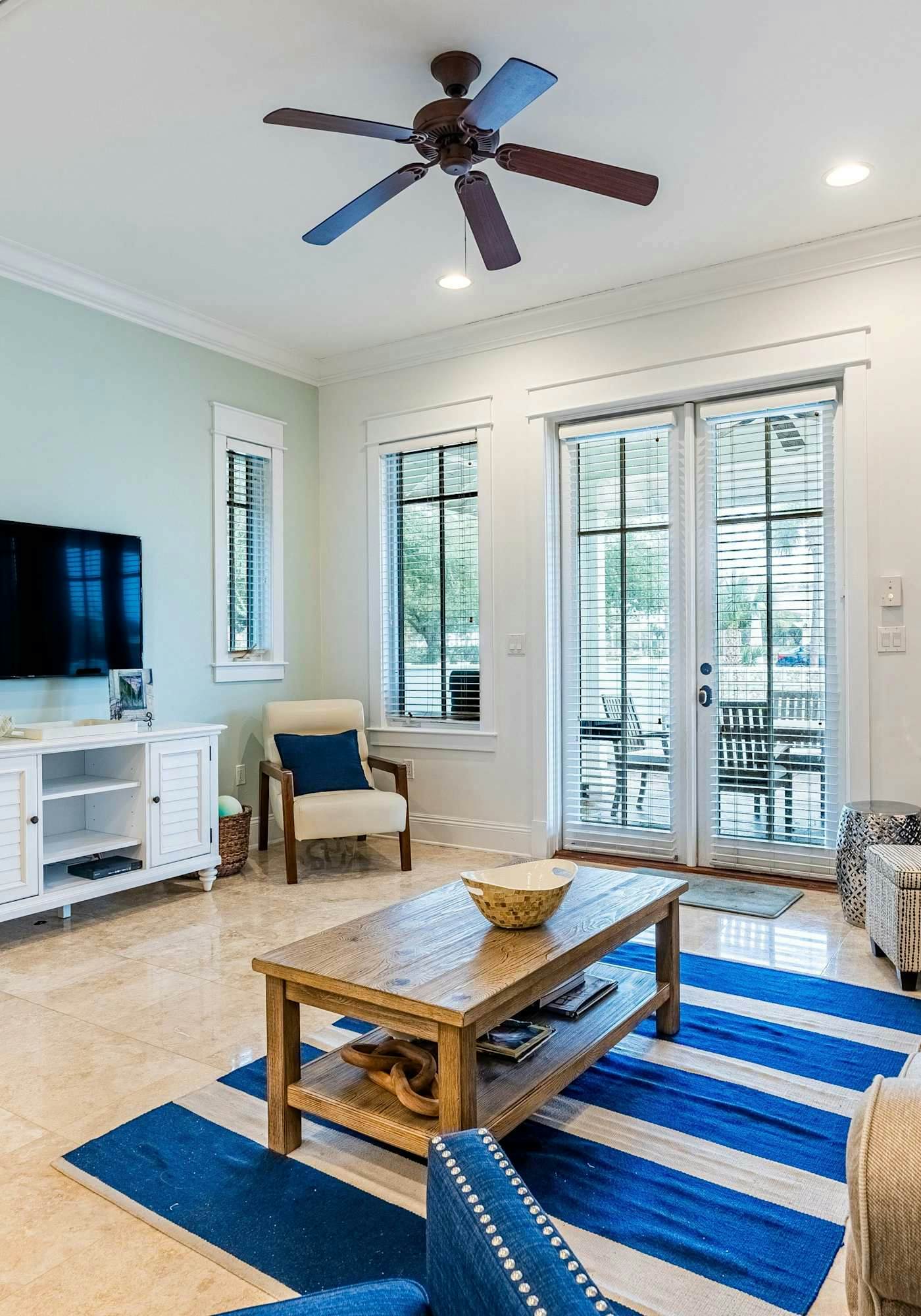 Water-view cottage on the lake near the beach with private pool, patio, W&D, AC