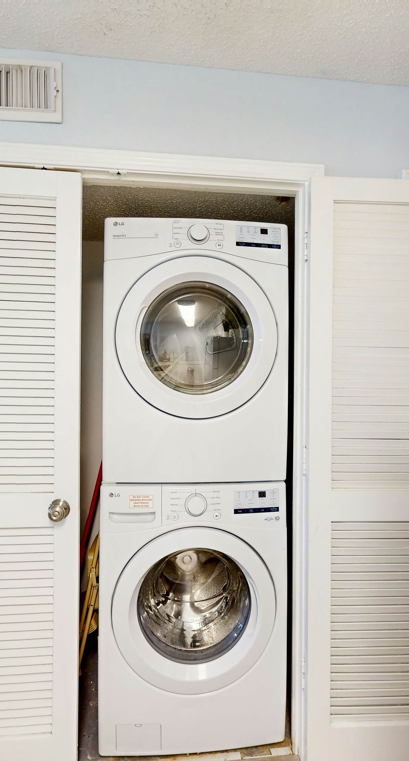 3rd-floor beachfront condo with pool, sauna, gym, hot tub, Gulf views, balcony