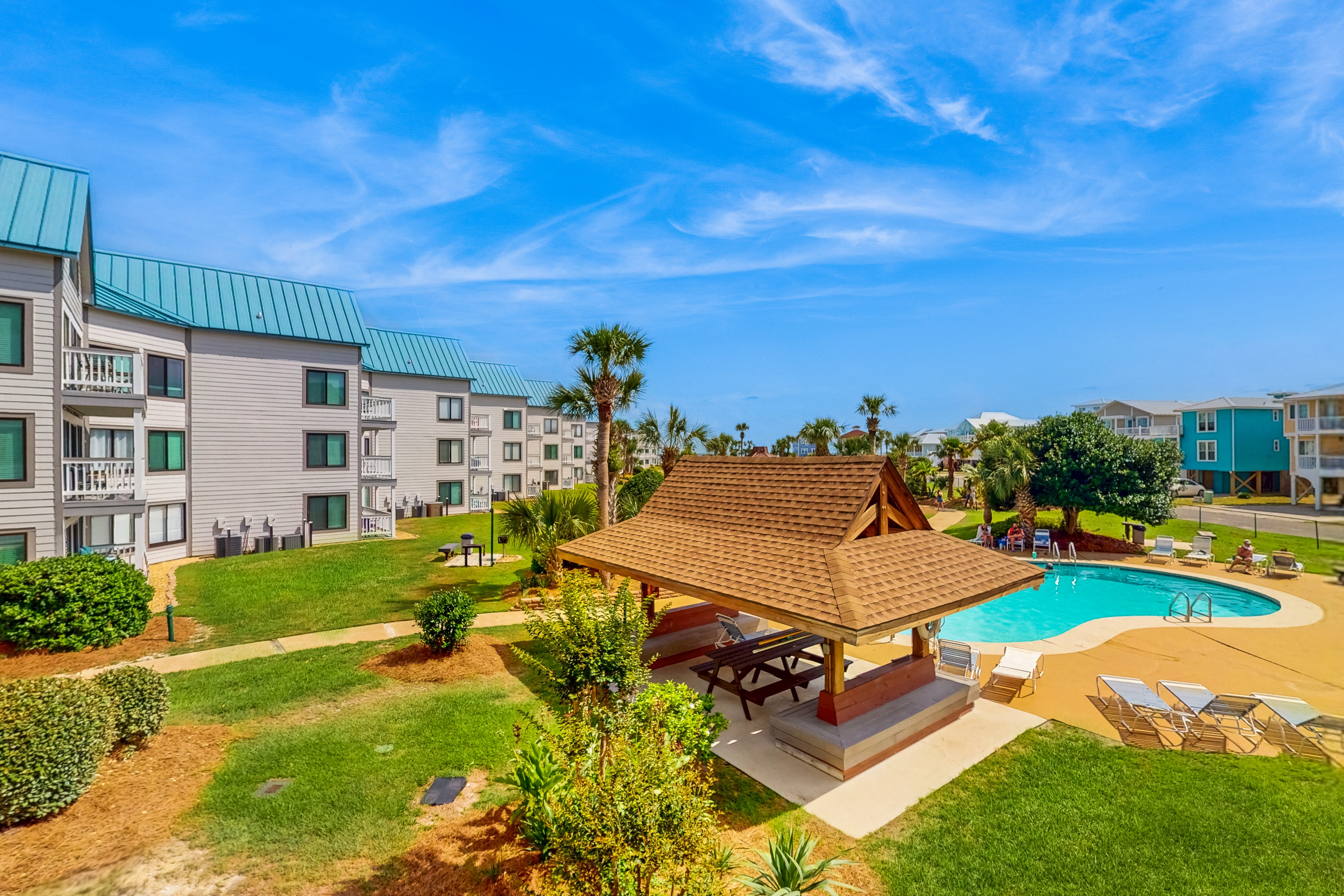 Pool view studio with onsite sauna, beach access, and pickleball courts