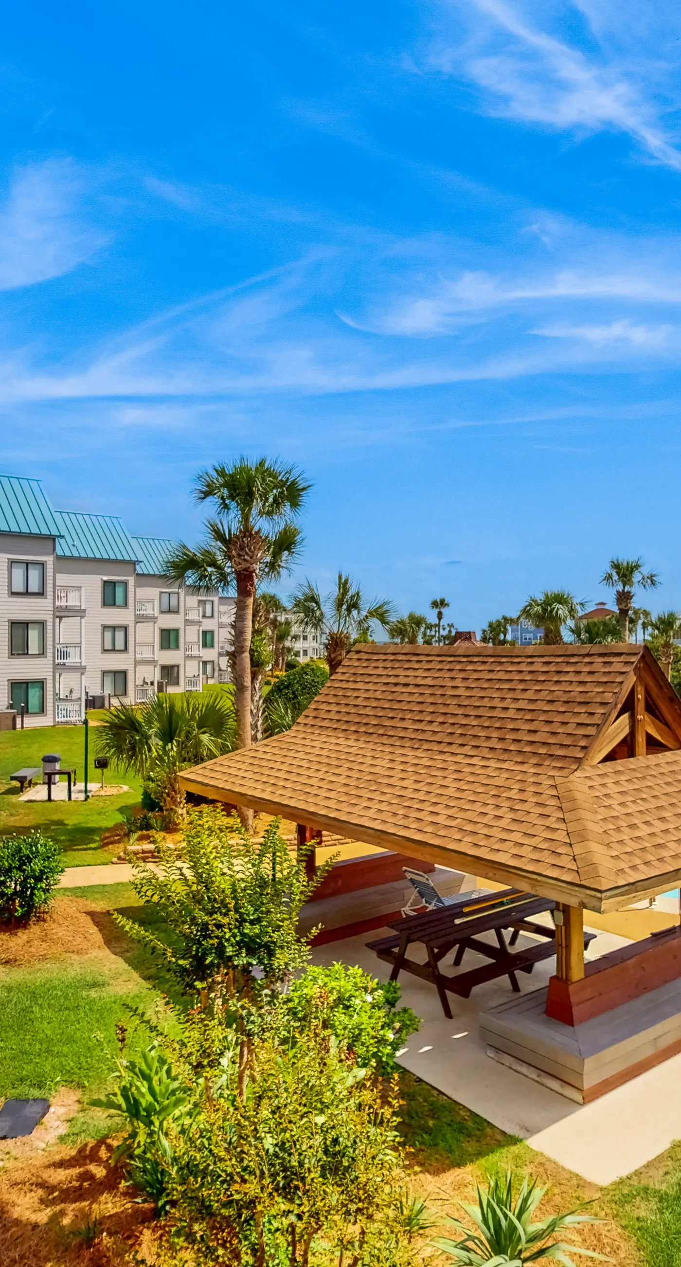 Pool view studio with onsite sauna, beach access, and pickleball courts