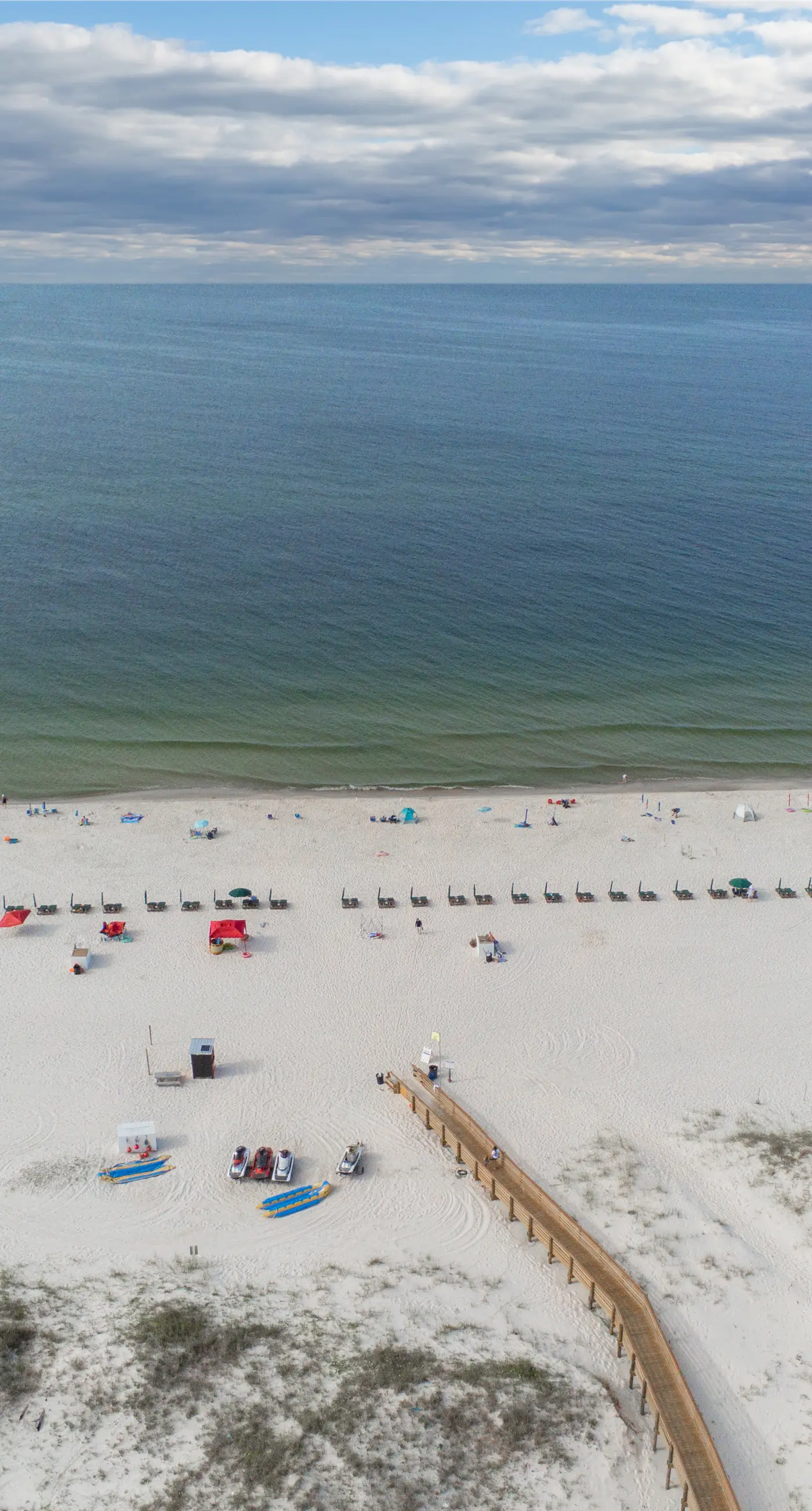 Pool view studio with onsite sauna, beach access, and pickleball courts