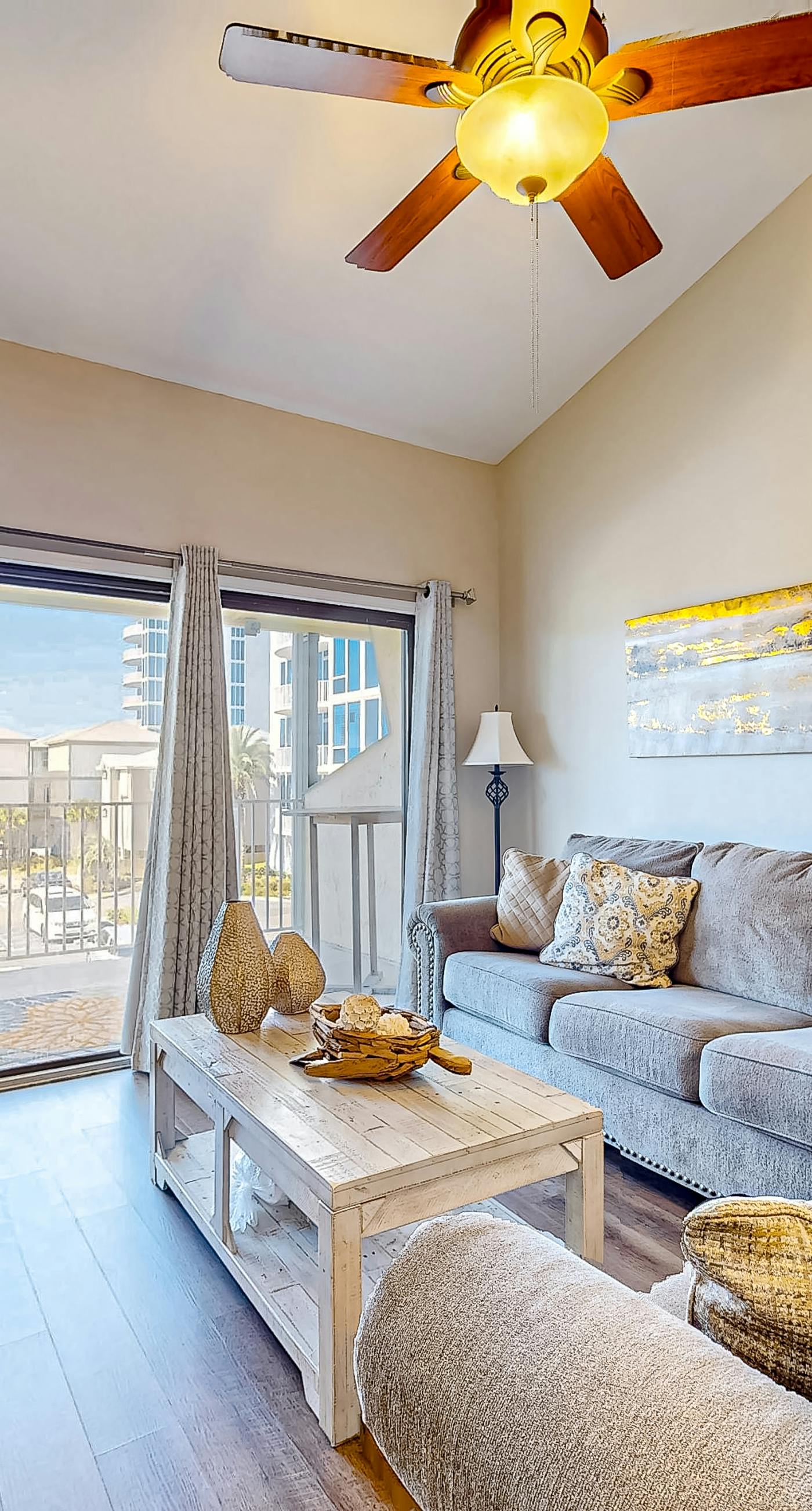 Spacious & sun-filled Gulfside condo with pool, balcony, AC, & lovely views