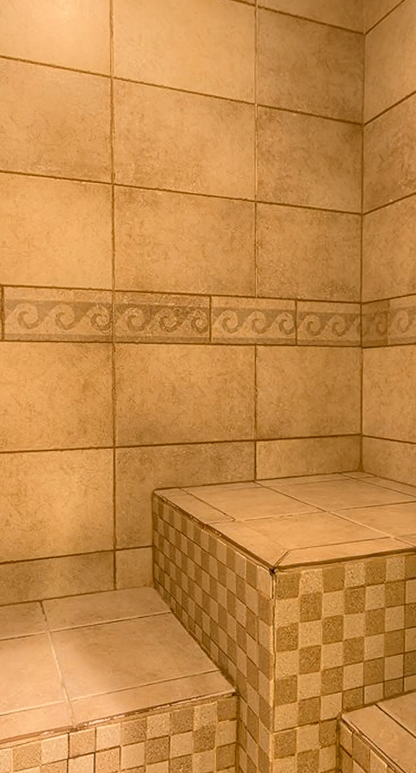 Gulf-front 10th-floor condo with beach views, sauna, gym, volleyball, pools, AC