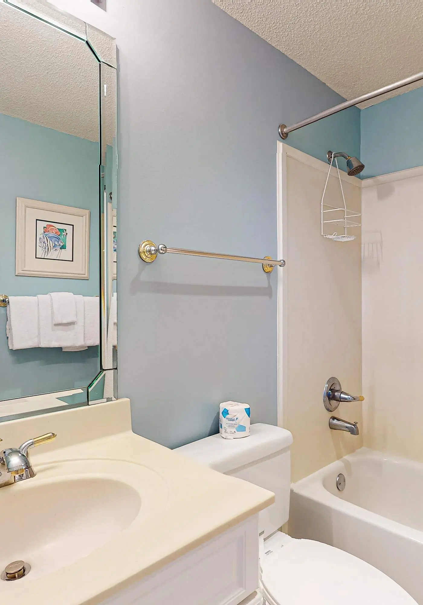 Gulf-front 10th-floor condo with beach views, sauna, gym, volleyball, pools, AC