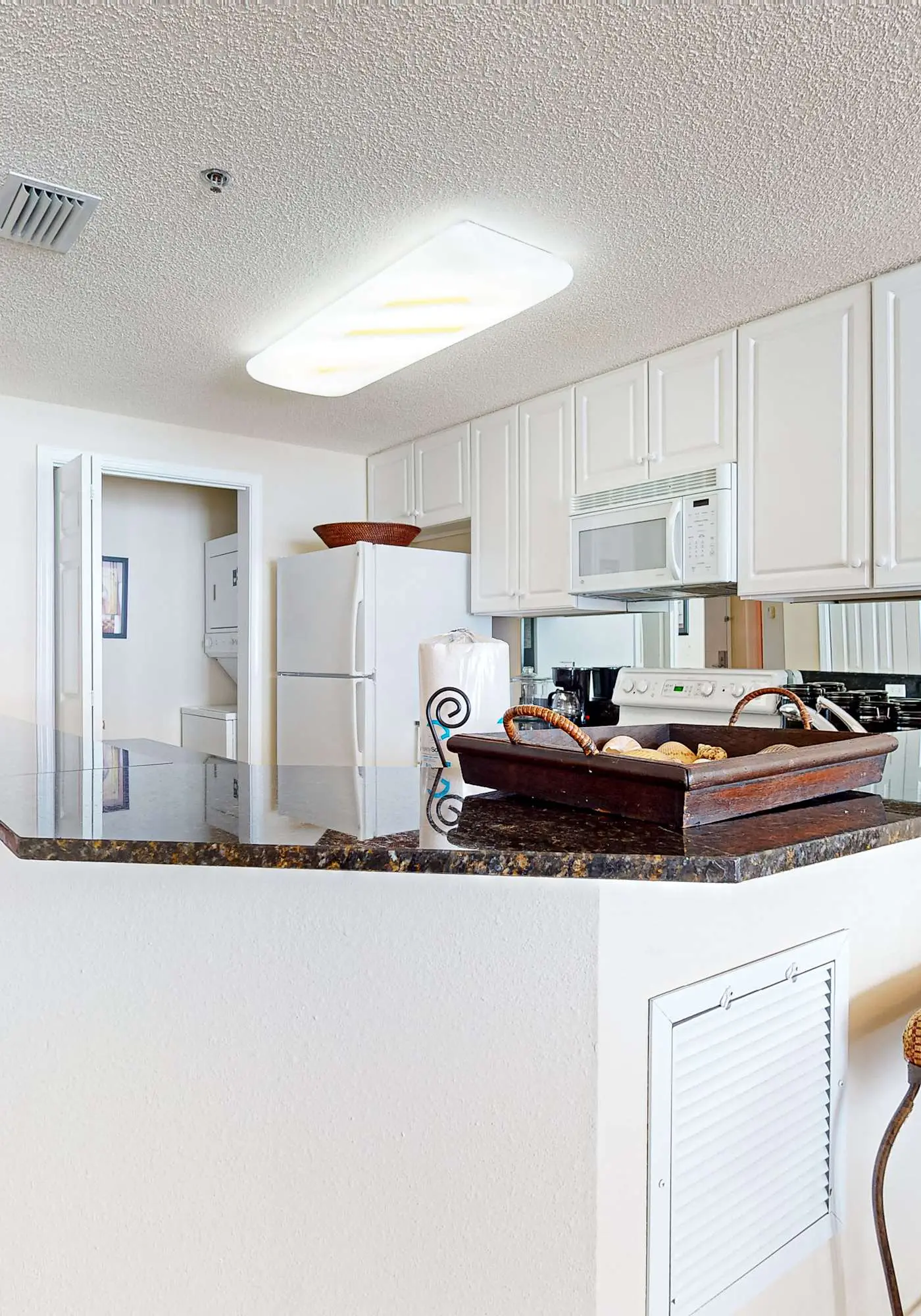 Gulf-front 10th-floor condo with beach views, sauna, gym, volleyball, pools, AC