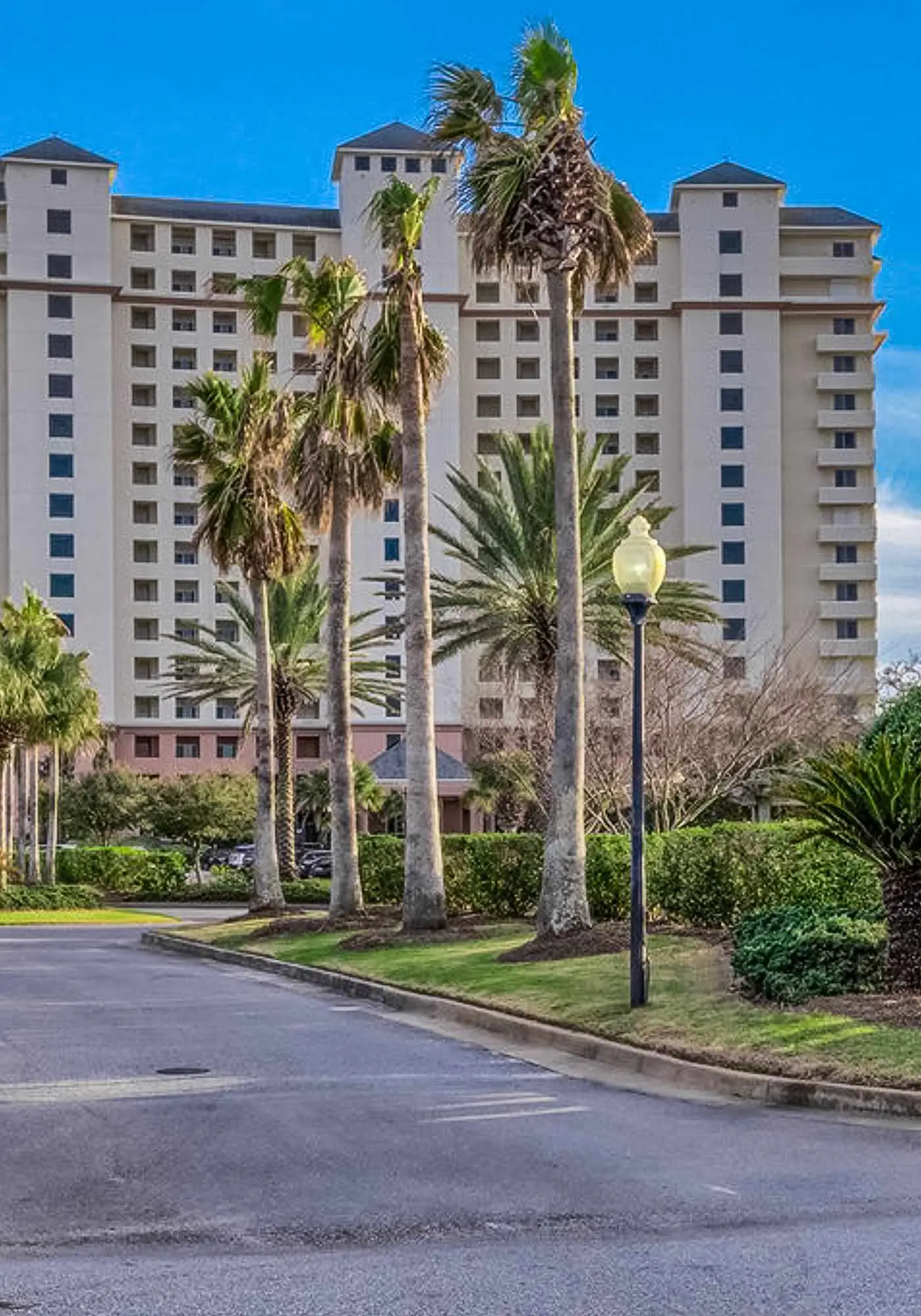 Gulf-front 10th-floor condo with beach views, sauna, gym, volleyball, pools, AC