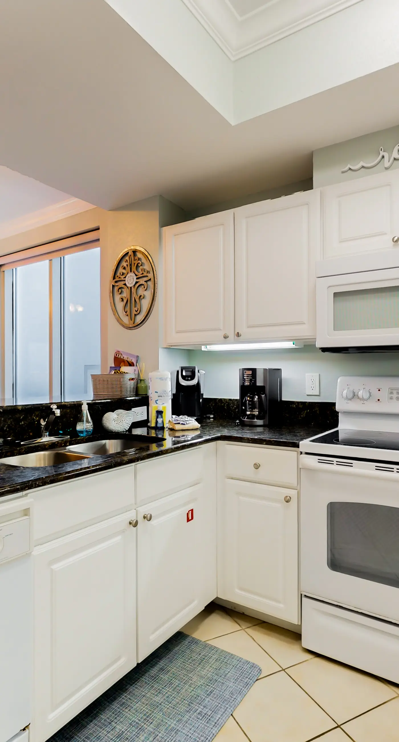 Gorgeous Gulf view condo with indoor,outdoor pools, hot tubs, gym, & balconies