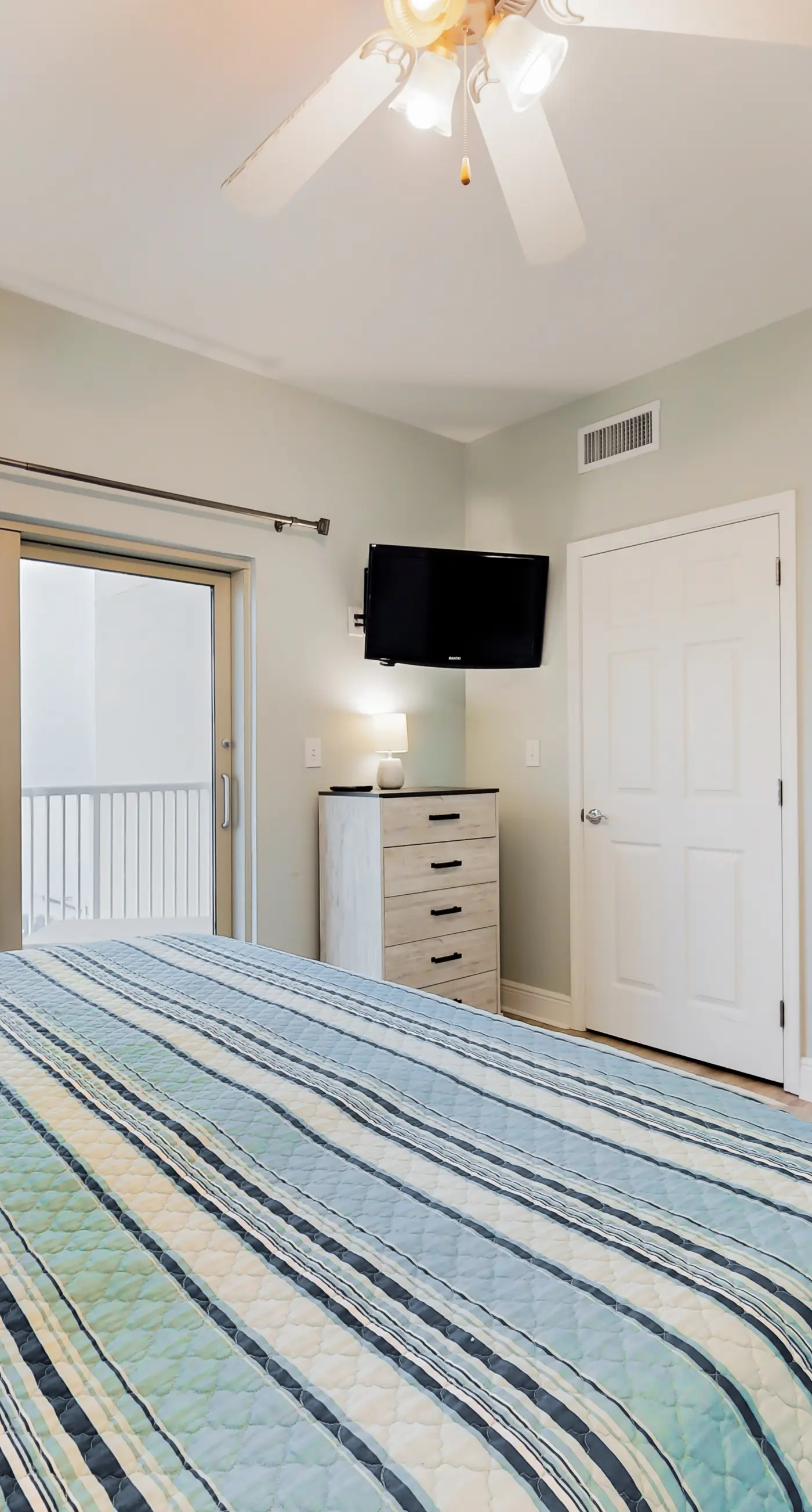 Gorgeous Gulf view condo with indoor,outdoor pools, hot tubs, gym, & balconies